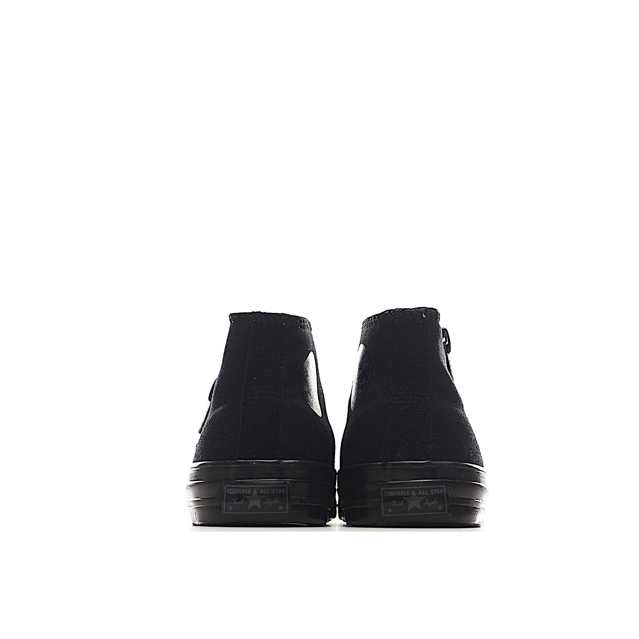 图片[4]-前系带+侧开拉链双闭合的设计方便穿着，很大程度贴合宝宝的脚型，提升舒适度。柔软的橡胶鞋跟内置板，鞋底设计在脚部弯曲处牢固弯曲。柔软的鞋底设计，减轻脚部负担鞋跟区域内置板的鞋底设计，可在脚弯曲处牢固弯曲可拆卸抗菌杯鞋垫，贴合度和缓冲性极佳 。 货号：8002 尺码：24-35-选品中心