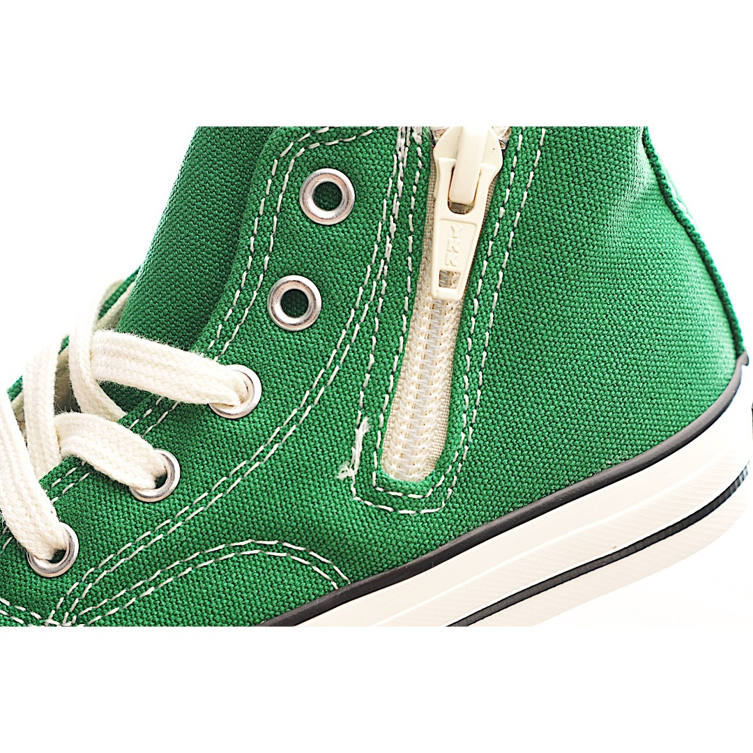 图片[6]-前系带+侧开拉链双闭合的设计方便穿着，很大程度贴合宝宝的脚型，提升舒适度。柔软的橡胶鞋跟内置板，鞋底设计在脚部弯曲处牢固弯曲。柔软的鞋底设计，减轻脚部负担鞋跟区域内置板的鞋底设计，可在脚弯曲处牢固弯曲可拆卸抗菌杯鞋垫，贴合度和缓冲性极佳 。 货号：8004 尺码：24-35-选品中心