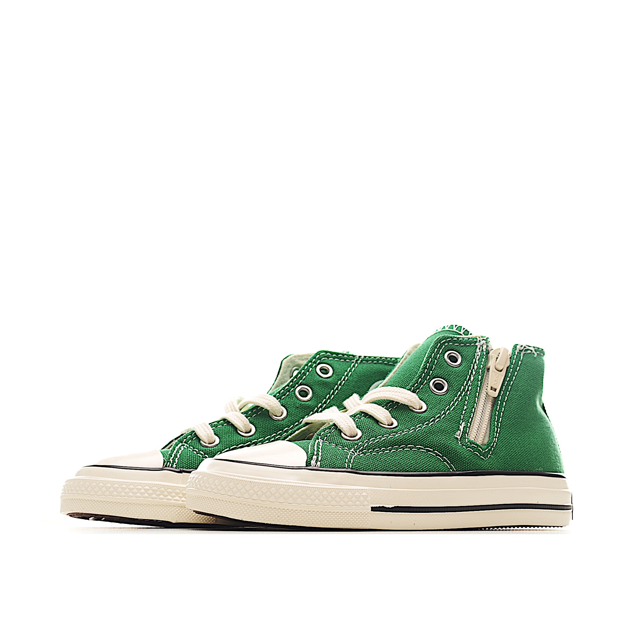 图片[3]-前系带+侧开拉链双闭合的设计方便穿着，很大程度贴合宝宝的脚型，提升舒适度。柔软的橡胶鞋跟内置板，鞋底设计在脚部弯曲处牢固弯曲。柔软的鞋底设计，减轻脚部负担鞋跟区域内置板的鞋底设计，可在脚弯曲处牢固弯曲可拆卸抗菌杯鞋垫，贴合度和缓冲性极佳 。 货号：8004 尺码：24-35-选品中心