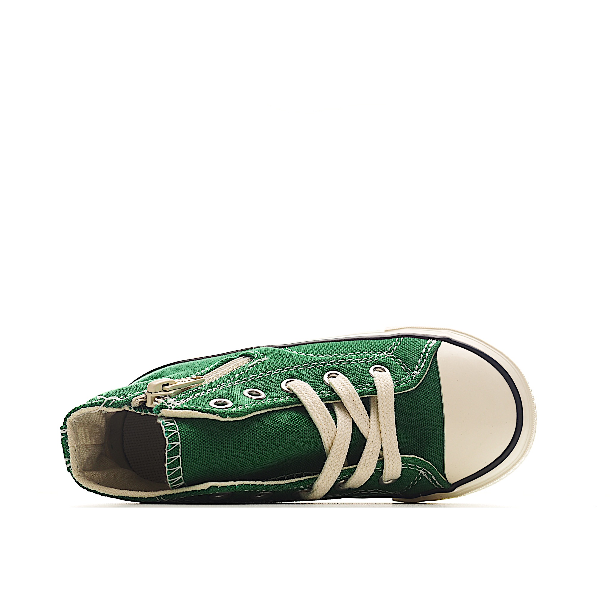 图片[9]-前系带+侧开拉链双闭合的设计方便穿着，很大程度贴合宝宝的脚型，提升舒适度。柔软的橡胶鞋跟内置板，鞋底设计在脚部弯曲处牢固弯曲。柔软的鞋底设计，减轻脚部负担鞋跟区域内置板的鞋底设计，可在脚弯曲处牢固弯曲可拆卸抗菌杯鞋垫，贴合度和缓冲性极佳 。 货号：8004 尺码：24-35-选品中心