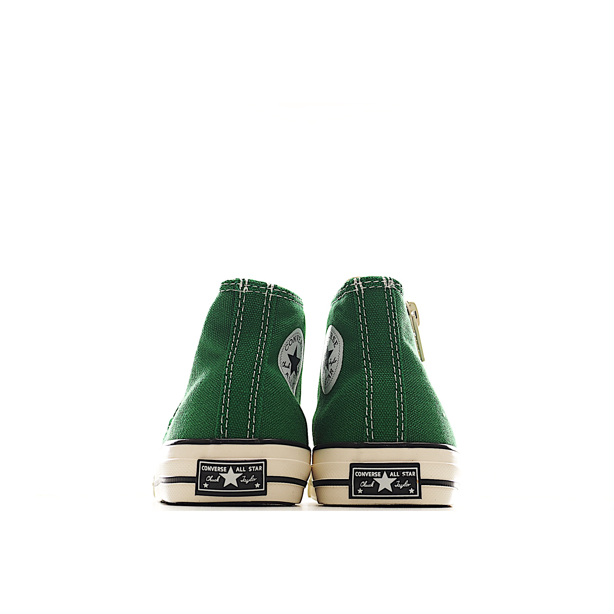 图片[4]-前系带+侧开拉链双闭合的设计方便穿着，很大程度贴合宝宝的脚型，提升舒适度。柔软的橡胶鞋跟内置板，鞋底设计在脚部弯曲处牢固弯曲。柔软的鞋底设计，减轻脚部负担鞋跟区域内置板的鞋底设计，可在脚弯曲处牢固弯曲可拆卸抗菌杯鞋垫，贴合度和缓冲性极佳 。 货号：8004 尺码：24-35-选品中心