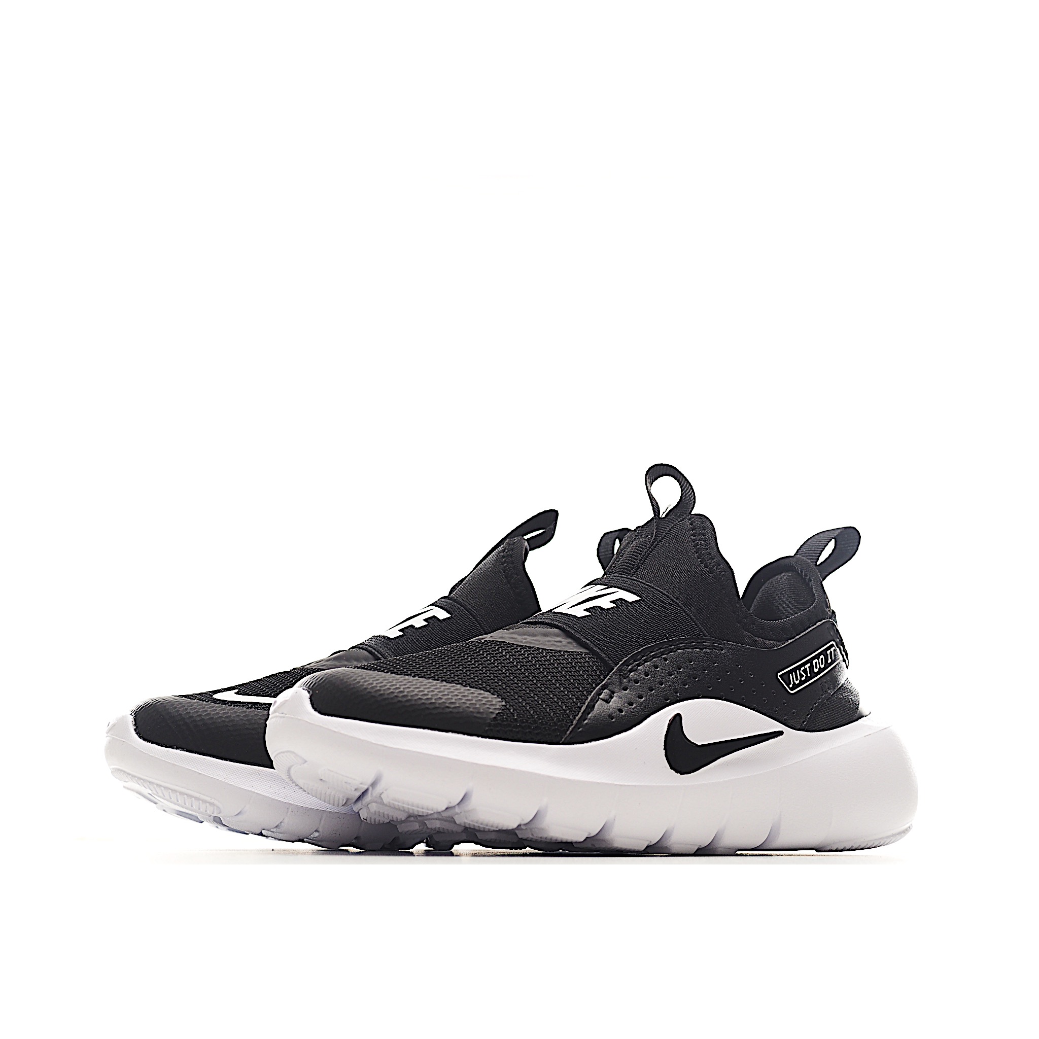 图片[3]-穿上赤足4代一脚蹬童鞋运动鞋便于穿脱，让小宝贝轻松穿入，即刻开玩。柔韧内靴设计搭配弹性固定带，缔造稳固贴合感。外底弯曲凹槽赋予稚嫩双足自然流畅的运动体验，助宝贝自信迈步。 尺码：24-37 货号：4002-选品中心