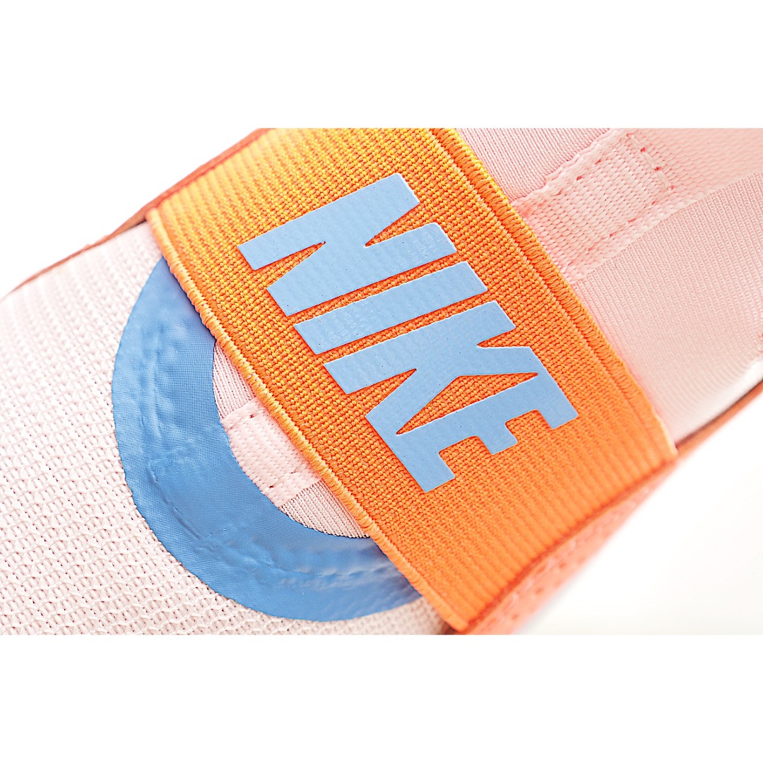 图片[9]-穿上赤足4代一脚蹬童鞋运动鞋便于穿脱，让小宝贝轻松穿入，即刻开玩。柔韧内靴设计搭配弹性固定带，缔造稳固贴合感。外底弯曲凹槽赋予稚嫩双足自然流畅的运动体验，助宝贝自信迈步。 尺码：24-37 货号：5601-选品中心