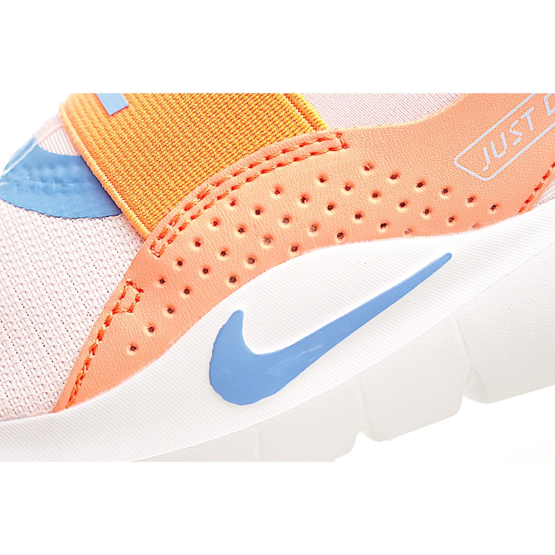 图片[8]-穿上赤足4代一脚蹬童鞋运动鞋便于穿脱，让小宝贝轻松穿入，即刻开玩。柔韧内靴设计搭配弹性固定带，缔造稳固贴合感。外底弯曲凹槽赋予稚嫩双足自然流畅的运动体验，助宝贝自信迈步。 尺码：24-37 货号：5601-选品中心