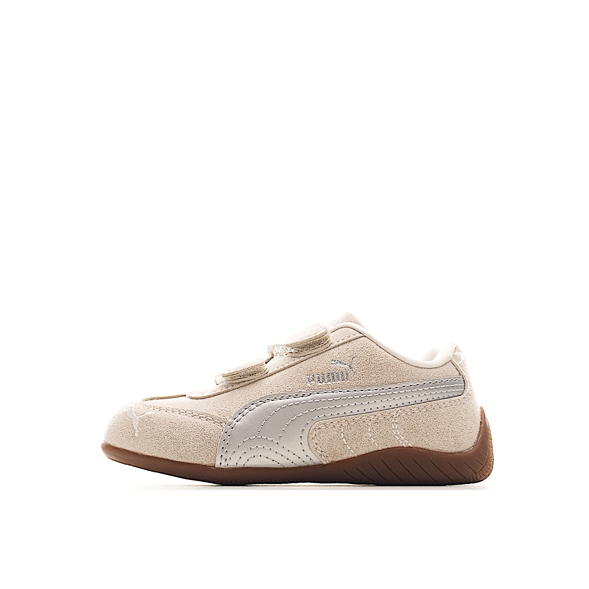 以其赛车鞋风格的形状和流畅的线条在人群中脱颖而出，看起来快速而大胆。将赛车运动带到街头，用我们标志性轮廓的最新版本来引领低调的潮流。 尺码：24-35 货号：6601-选品中心