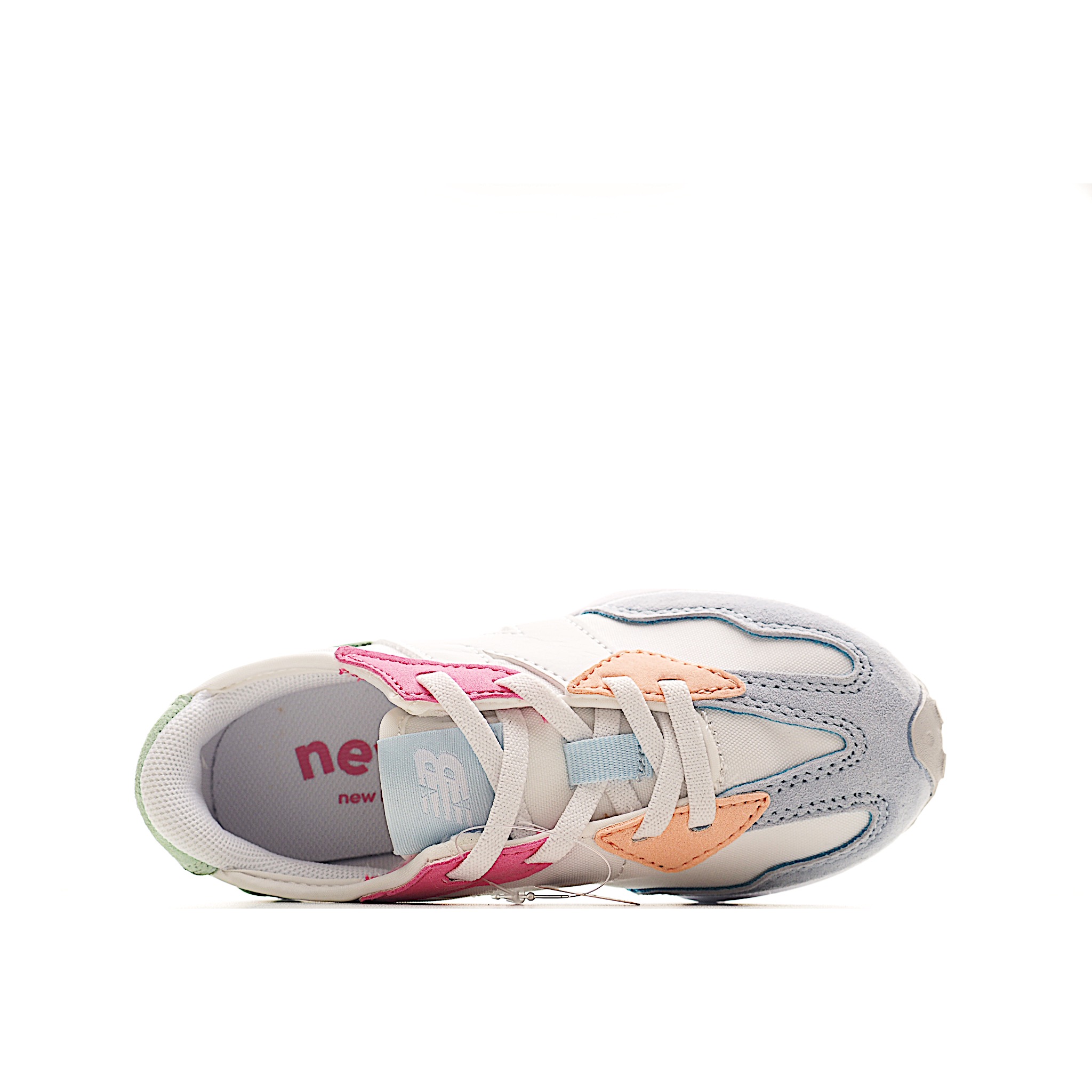 图片[5]-专为学龄前儿童设计，以复古经典设计和现代舒适相结合，宽版设计更贴合亚洲儿童脚型，提供更佳支撑。轻盈透气的材质让孩子行走更加舒适，独特的大底设计确保出色的抓地力和稳定性，无论是玩耍还是日常穿着，都是理想选择。 尺码：21-37 (小码21-27魔术贴,大码28-37松紧带) 货号：KWG-选品中心