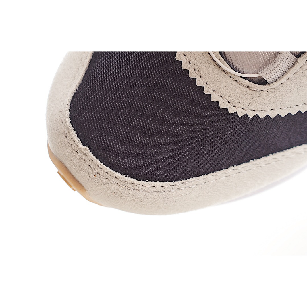 图片[7]-迪桑家 新款锁扣儿童减震运动童鞋 尺码：28-37码 小众迪家系列🔥 精致BOA锁扣设计，穿脱方便✌🏻 优质面料拼接☁️质感满满💯 原装橡胶耐磨防滑大底，脚感不言而喻 货号：GY-选品中心