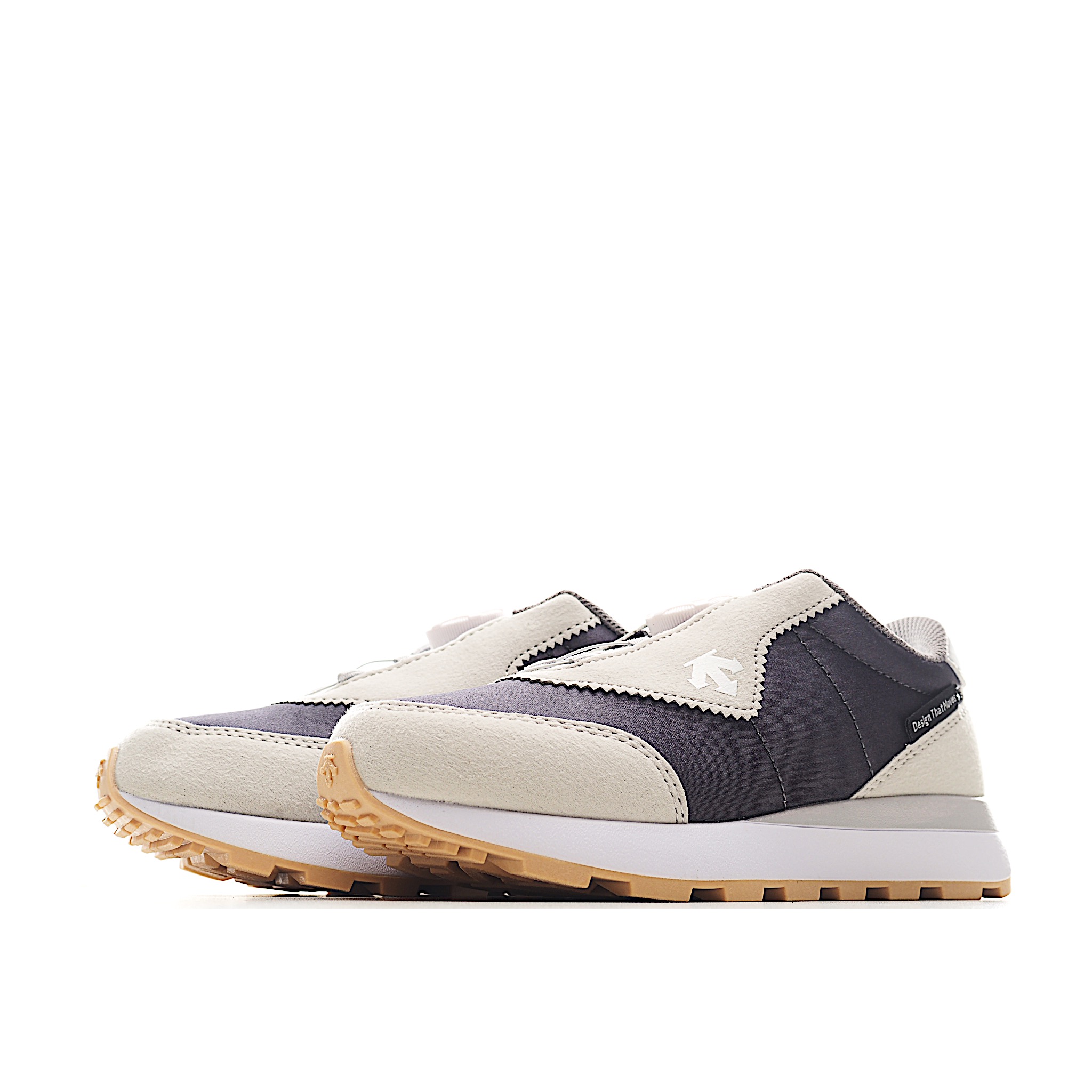 图片[3]-迪桑家 新款锁扣儿童减震运动童鞋 尺码：28-37码 小众迪家系列🔥 精致BOA锁扣设计，穿脱方便✌🏻 优质面料拼接☁️质感满满💯 原装橡胶耐磨防滑大底，脚感不言而喻 货号：GY-选品中心