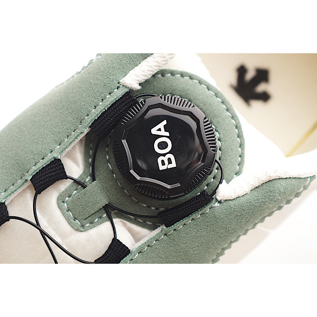 图片[5]-迪桑家 新款锁扣儿童减震运动童鞋 尺码：28-37码 小众迪家系列🔥 精致BOA锁扣设计，穿脱方便✌🏻 优质面料拼接☁️质感满满💯 原装橡胶耐磨防滑大底，脚感不言而喻 货号：WG-选品中心