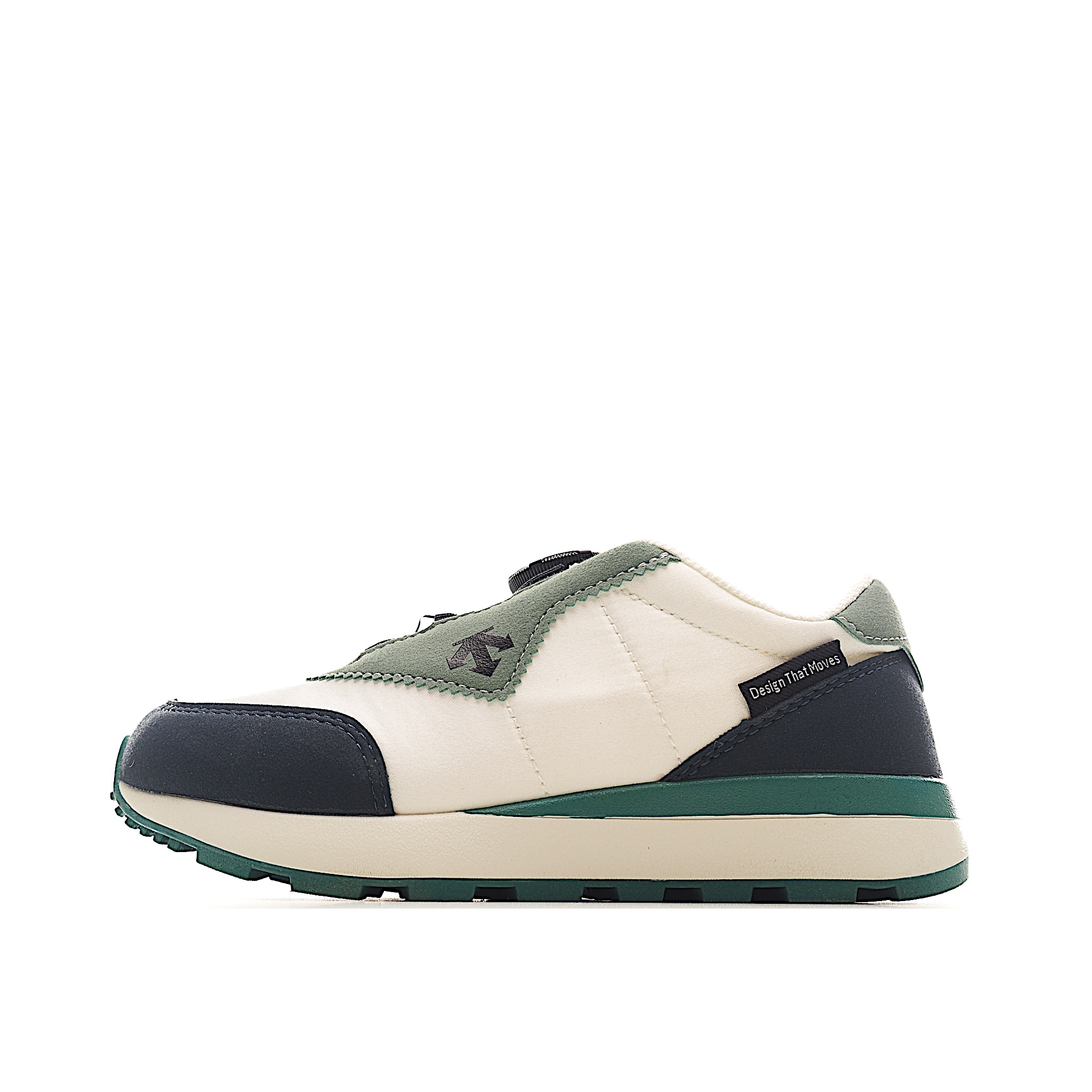 迪桑家 新款锁扣儿童减震运动童鞋 尺码：28-37码 小众迪家系列🔥 精致BOA锁扣设计，穿脱方便✌🏻 优质面料拼接☁️质感满满💯 原装橡胶耐磨防滑大底，脚感不言而喻 货号：WG-选品中心