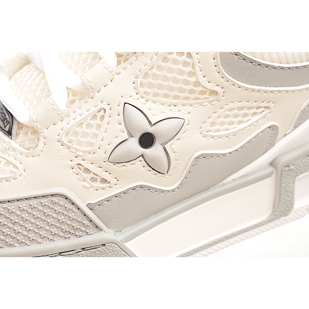 图片[6]-路家 圆头4代 系带休闲儿童鞋 此款鞋采用近几年比较流行的版型设计，外观时尚大气。鞋底采用耐磨的材质和粒面牛皮革鞋面，系带闭合方式。让您在平时生活中感觉到舒适的体验。缤纷色调点亮素色基底，展现复古篮球鞋的灵感启发。 尺码：26-37 货号：灰色-选品中心