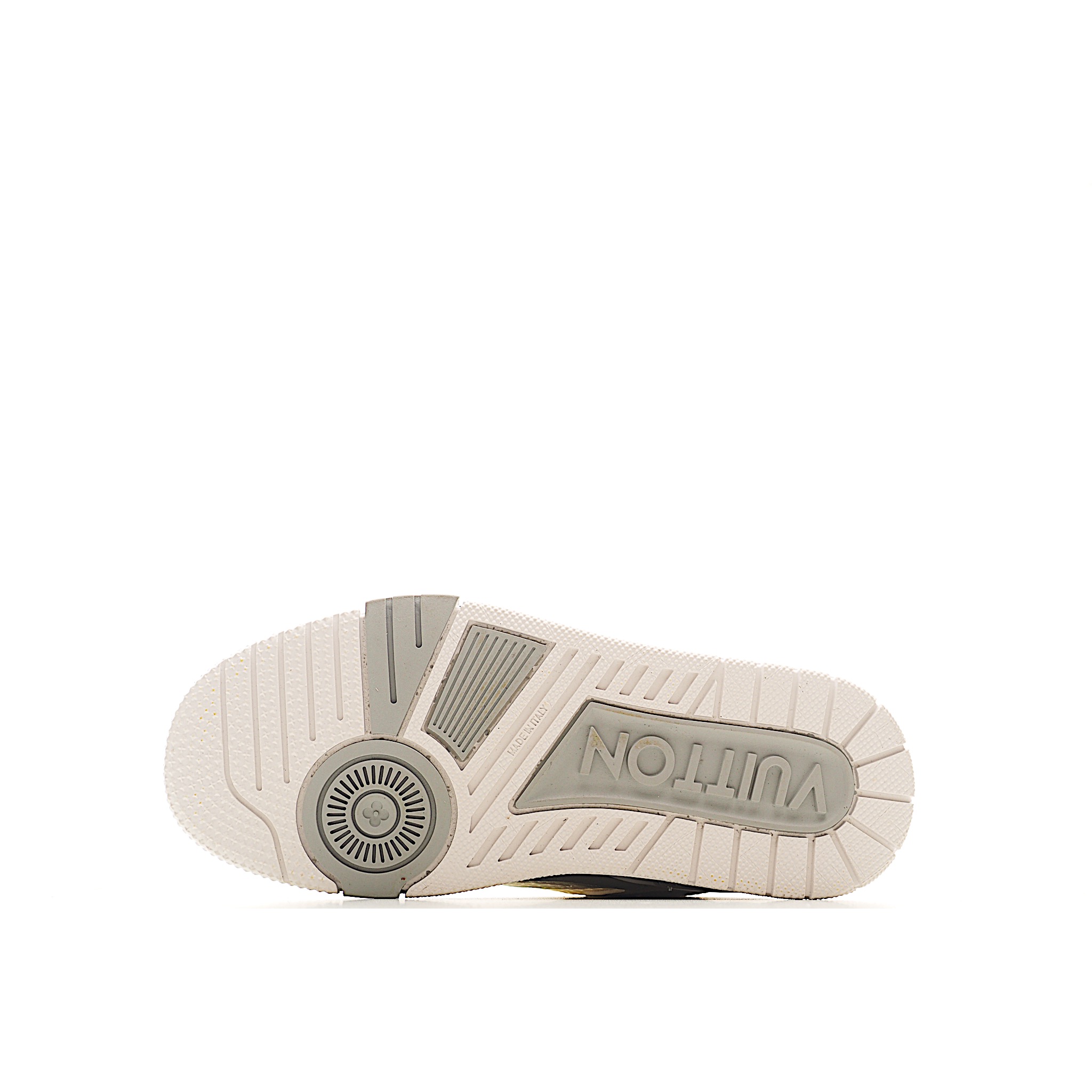 图片[8]-路家 圆头4代 系带休闲儿童鞋 此款鞋采用近几年比较流行的版型设计，外观时尚大气。鞋底采用耐磨的材质和粒面牛皮革鞋面，系带闭合方式。让您在平时生活中感觉到舒适的体验。缤纷色调点亮素色基底，展现复古篮球鞋的灵感启发。 尺码：26-37 货号：灰色-选品中心