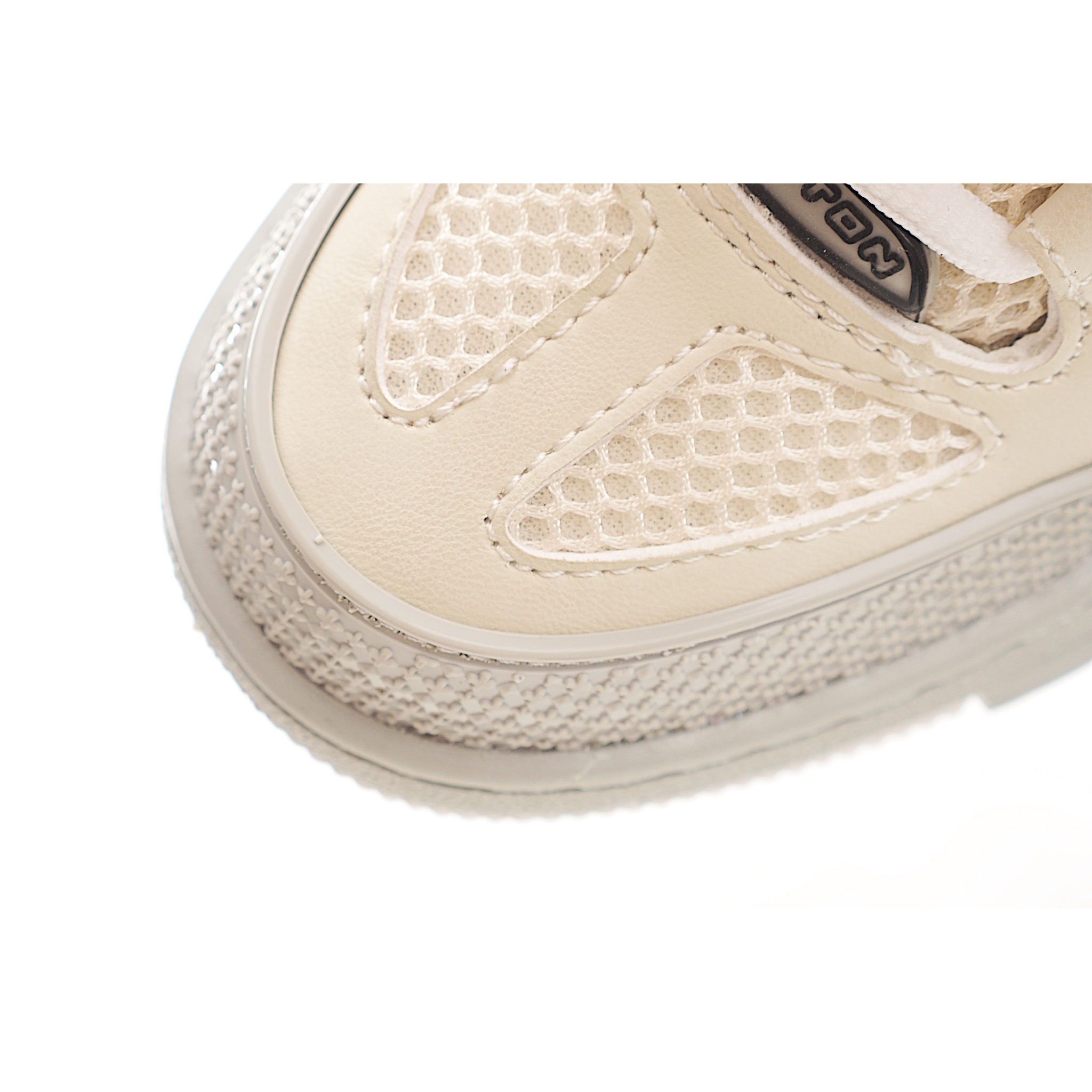 图片[7]-路家 圆头4代 系带休闲儿童鞋 此款鞋采用近几年比较流行的版型设计，外观时尚大气。鞋底采用耐磨的材质和粒面牛皮革鞋面，系带闭合方式。让您在平时生活中感觉到舒适的体验。缤纷色调点亮素色基底，展现复古篮球鞋的灵感启发。 尺码：26-37 货号：灰色-选品中心