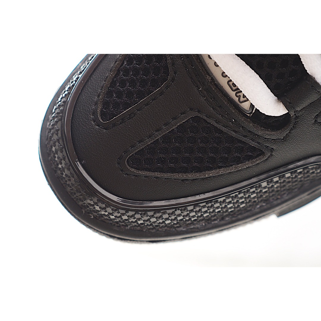 图片[7]-路家 圆头4代 系带休闲儿童鞋 此款鞋采用近几年比较流行的版型设计，外观时尚大气。鞋底采用耐磨的材质和粒面牛皮革鞋面，系带闭合方式。让您在平时生活中感觉到舒适的体验。缤纷色调点亮素色基底，展现复古篮球鞋的灵感启发。 尺码：26-37 货号：黑色-选品中心