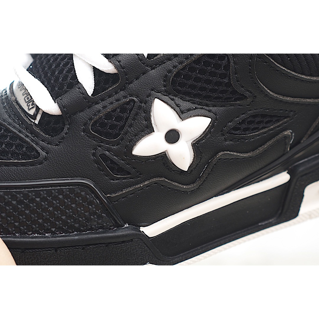 图片[6]-路家 圆头4代 系带休闲儿童鞋 此款鞋采用近几年比较流行的版型设计，外观时尚大气。鞋底采用耐磨的材质和粒面牛皮革鞋面，系带闭合方式。让您在平时生活中感觉到舒适的体验。缤纷色调点亮素色基底，展现复古篮球鞋的灵感启发。 尺码：26-37 货号：黑色-选品中心