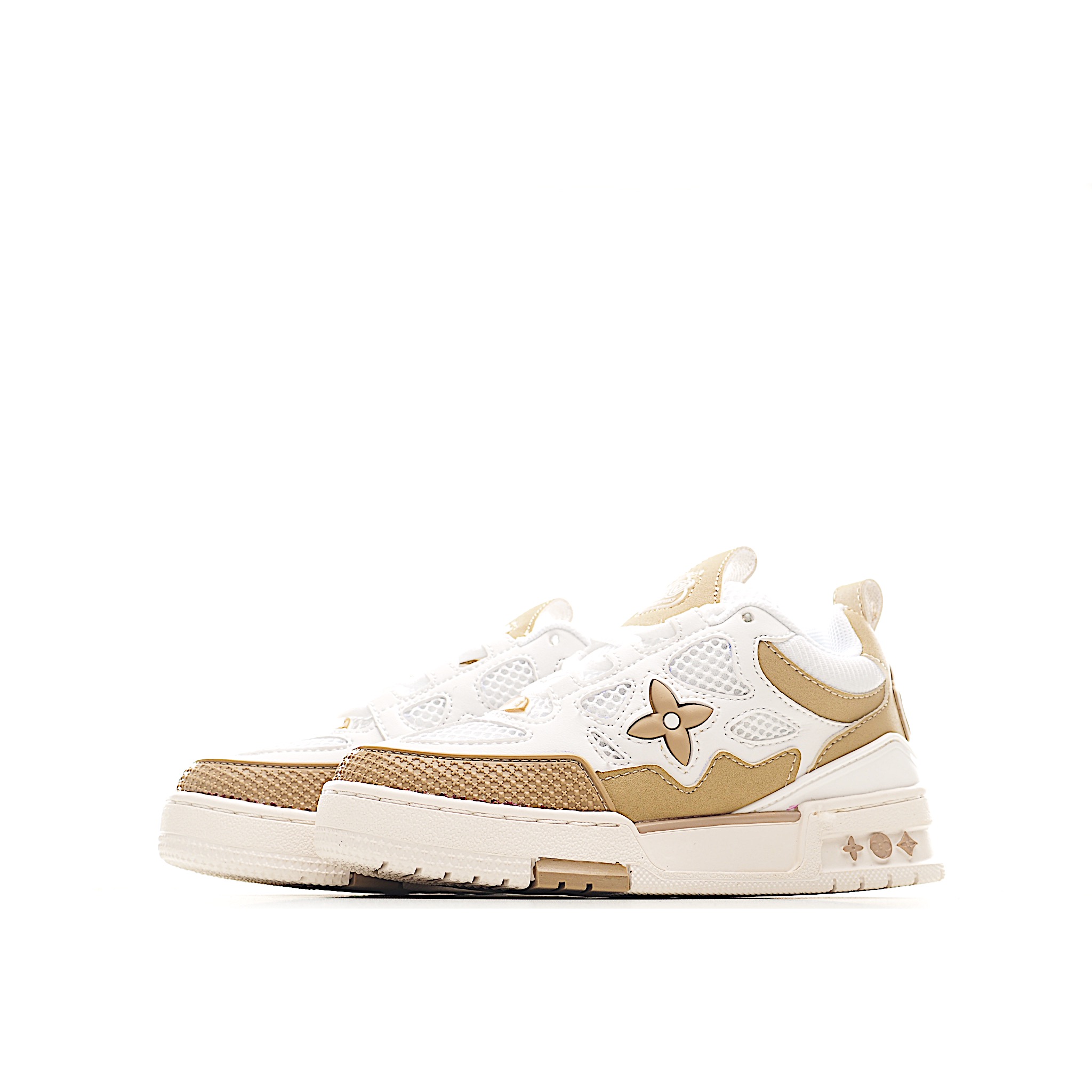 图片[3]-路家 圆头4代 系带休闲儿童鞋 此款鞋采用近几年比较流行的版型设计，外观时尚大气。鞋底采用耐磨的材质和粒面牛皮革鞋面，系带闭合方式。让您在平时生活中感觉到舒适的体验。缤纷色调点亮素色基底，展现复古篮球鞋的灵感启发。 尺码：26-37 货号：白棕色-选品中心