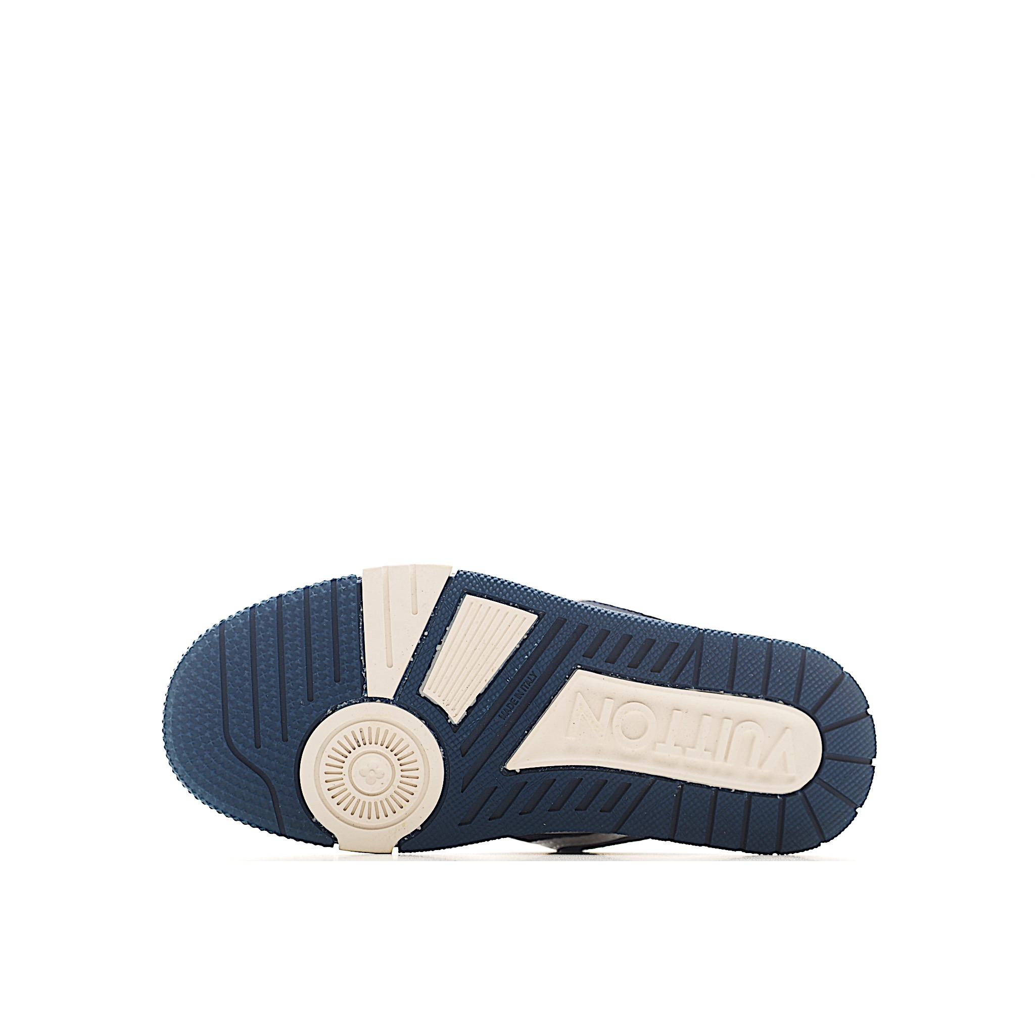 图片[8]-路家 圆头4代 系带休闲儿童鞋 此款鞋采用近几年比较流行的版型设计，外观时尚大气。鞋底采用耐磨的材质和粒面牛皮革鞋面，系带闭合方式。让您在平时生活中感觉到舒适的体验。缤纷色调点亮素色基底，展现复古篮球鞋的灵感启发。 尺码：26-37 货号：蓝白色-选品中心