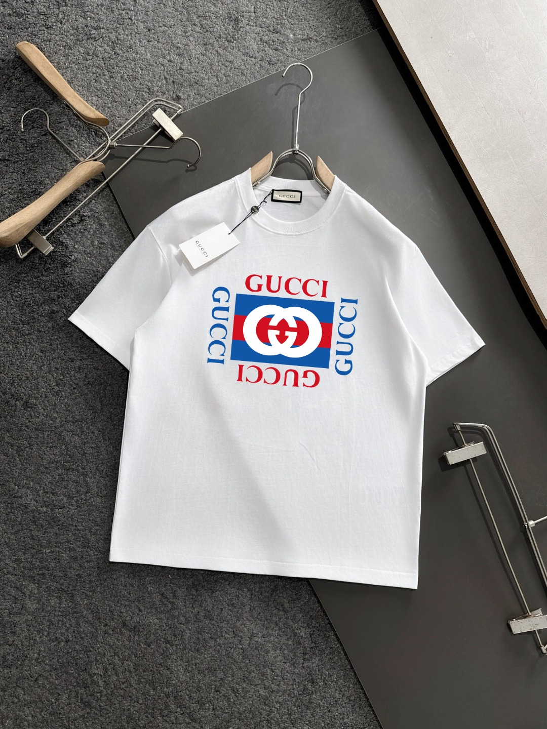 Gucci Cotton Jersey T-Shirt with Interlocking G Print - Relaxed Fit
