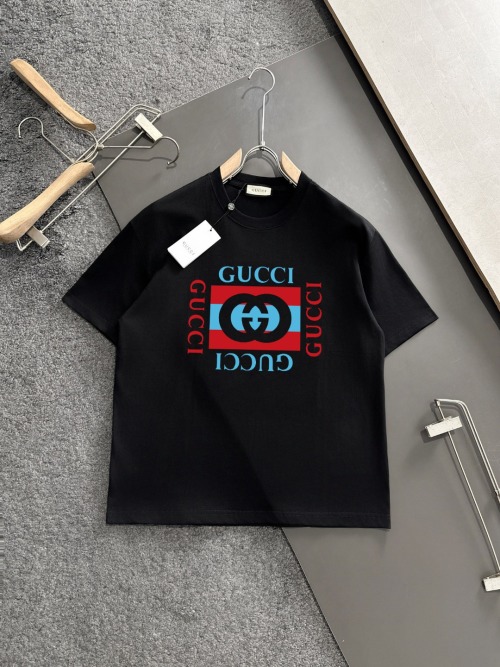 Gucci Men's Black Cotton Jersey T-Shirt with Gucci Print - Relaxed Fit 1 Gucci Men's Black Cotton Jersey T-Shirt with Gucci Print - Relaxed Fit