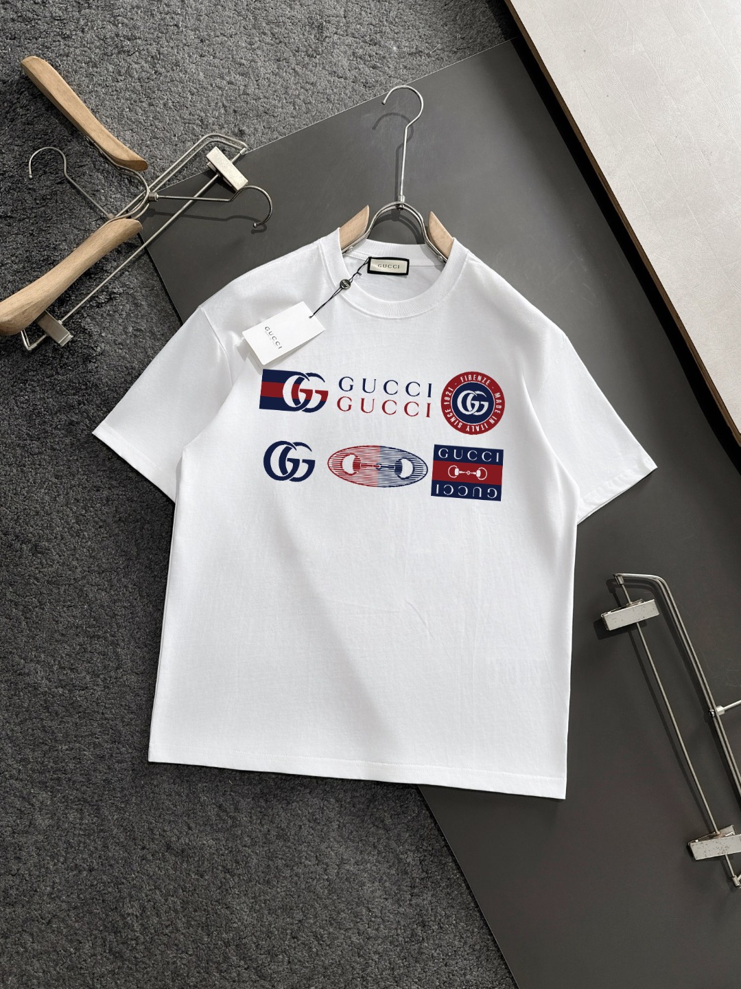 Gucci Men's White Cotton Jersey T-Shirt with Mixed Logos, Relaxed Fit