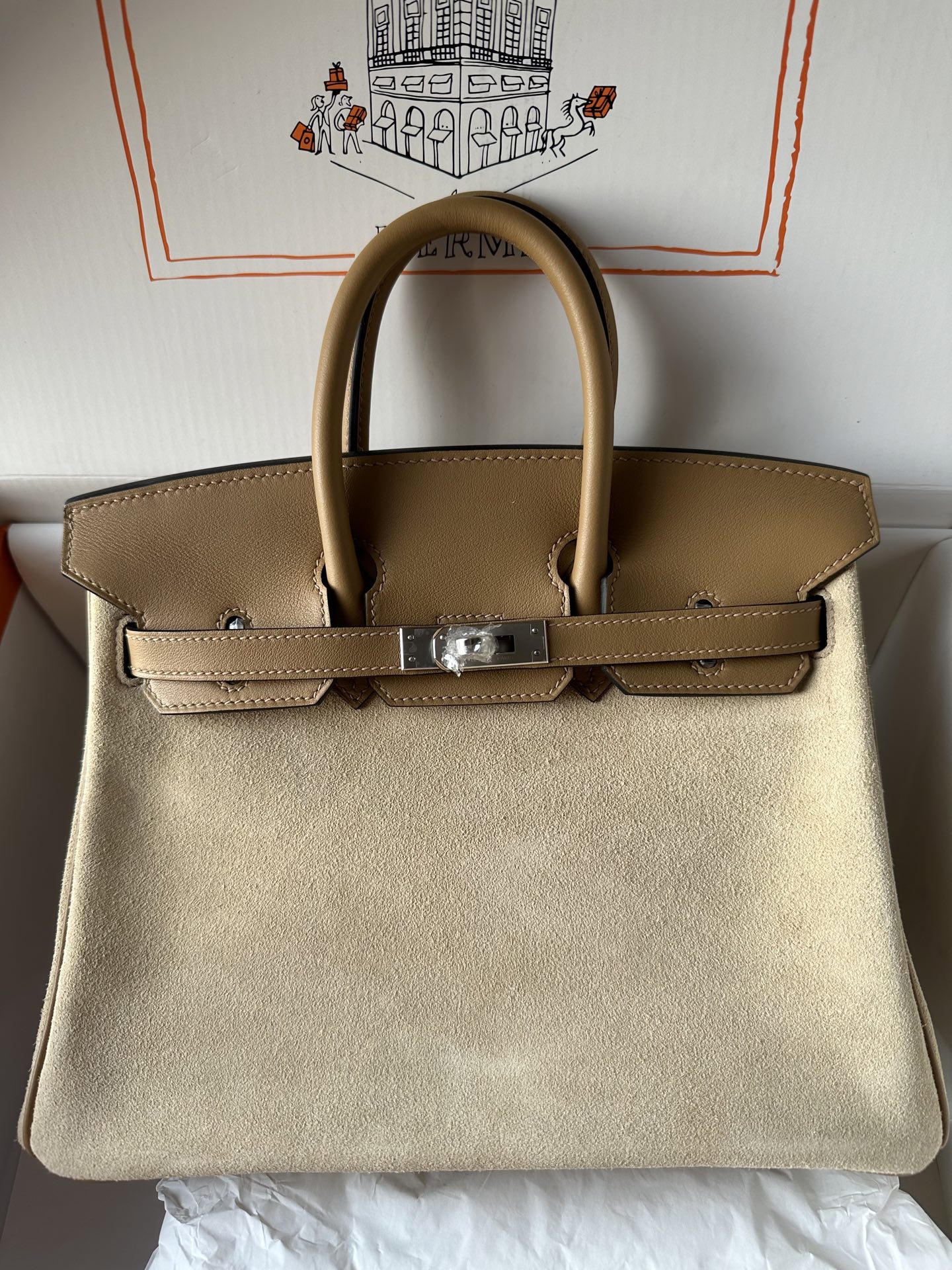 NO:699695,Birkin platinum 25cm original imported suede and Swift leather [milk tea color] silver buckle limited edition counter synchronization handmade wax thread sewing pure steel hardware in stock, Hermes, hermes, stuart weitzman, chamois leather, Hermes,19860909Birkin 铂金 25cm 原厂进口麂皮拼Swift皮【奶茶色】银扣 限量版 专柜同步 手工蜡线缝制 纯钢五金 现货,爱马仕,hermes,stuart weitzman,chamois leather,Hermes,,Bag