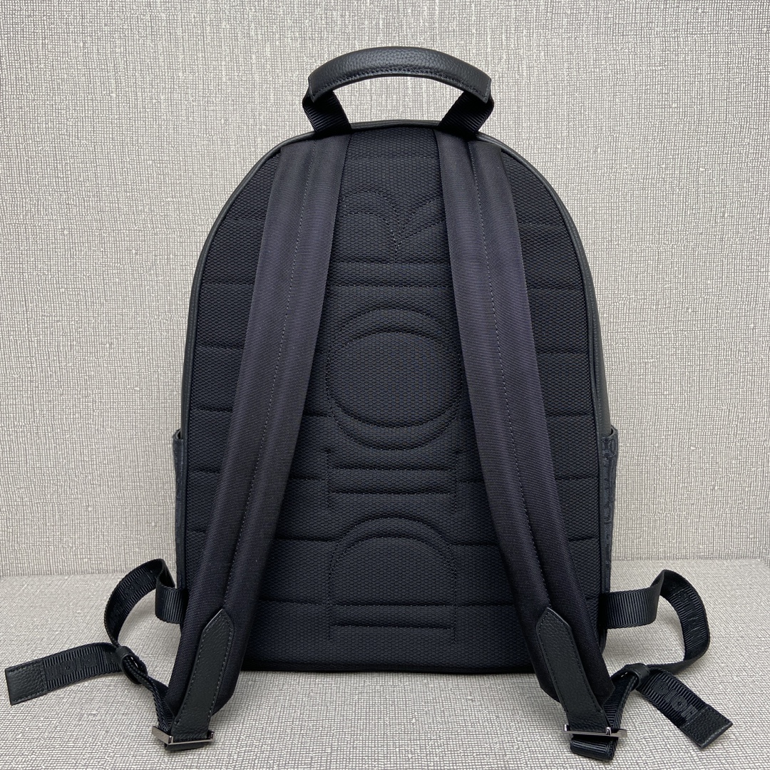 Dior Black Oblique Canvas Saddle Backpack with Leather Details 5 i1726920505 7458 0