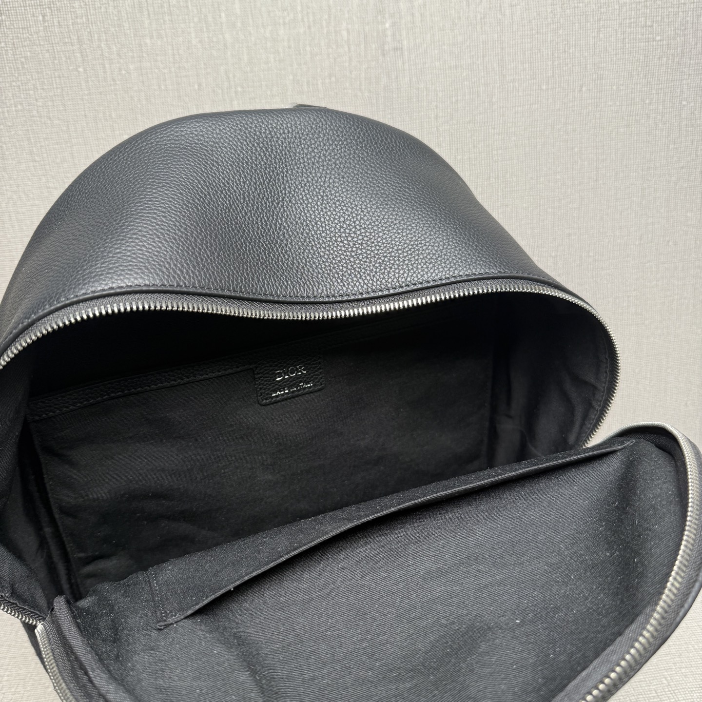 Dior Black Oblique Canvas Saddle Backpack with Leather Details 9 i1745030919004 5317 0 6