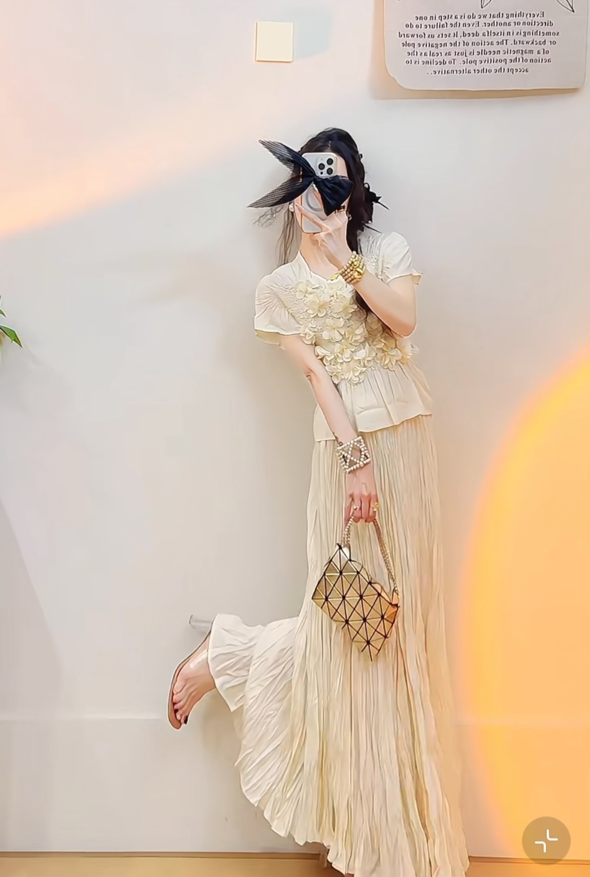 High Quality Women’s Clothes: Three Houses for Life, Wrinkled, Stereo-Pressure Suit