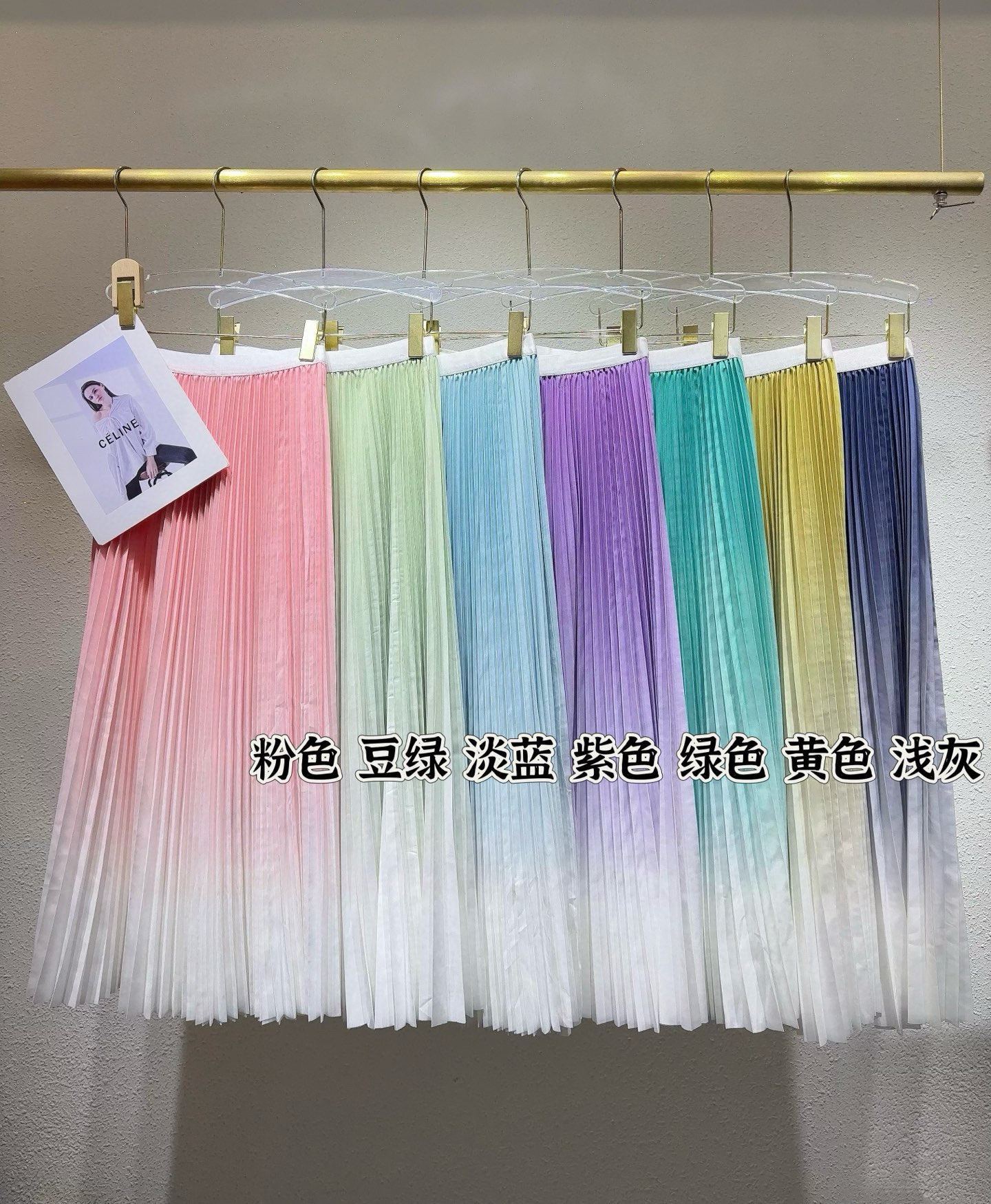 “High-Quality Women’s Clothes: Sleeveless Shirt and Half-Love Suit Collection” - 图片 7