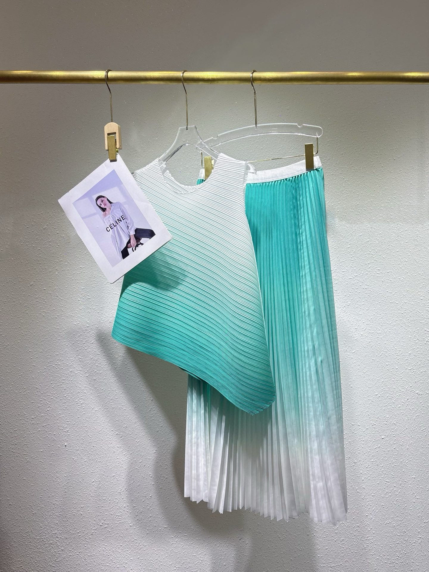 High Quality Women’s Clothes: Sleeveless Shirt & Half-Love Suit Collection - 图片 5