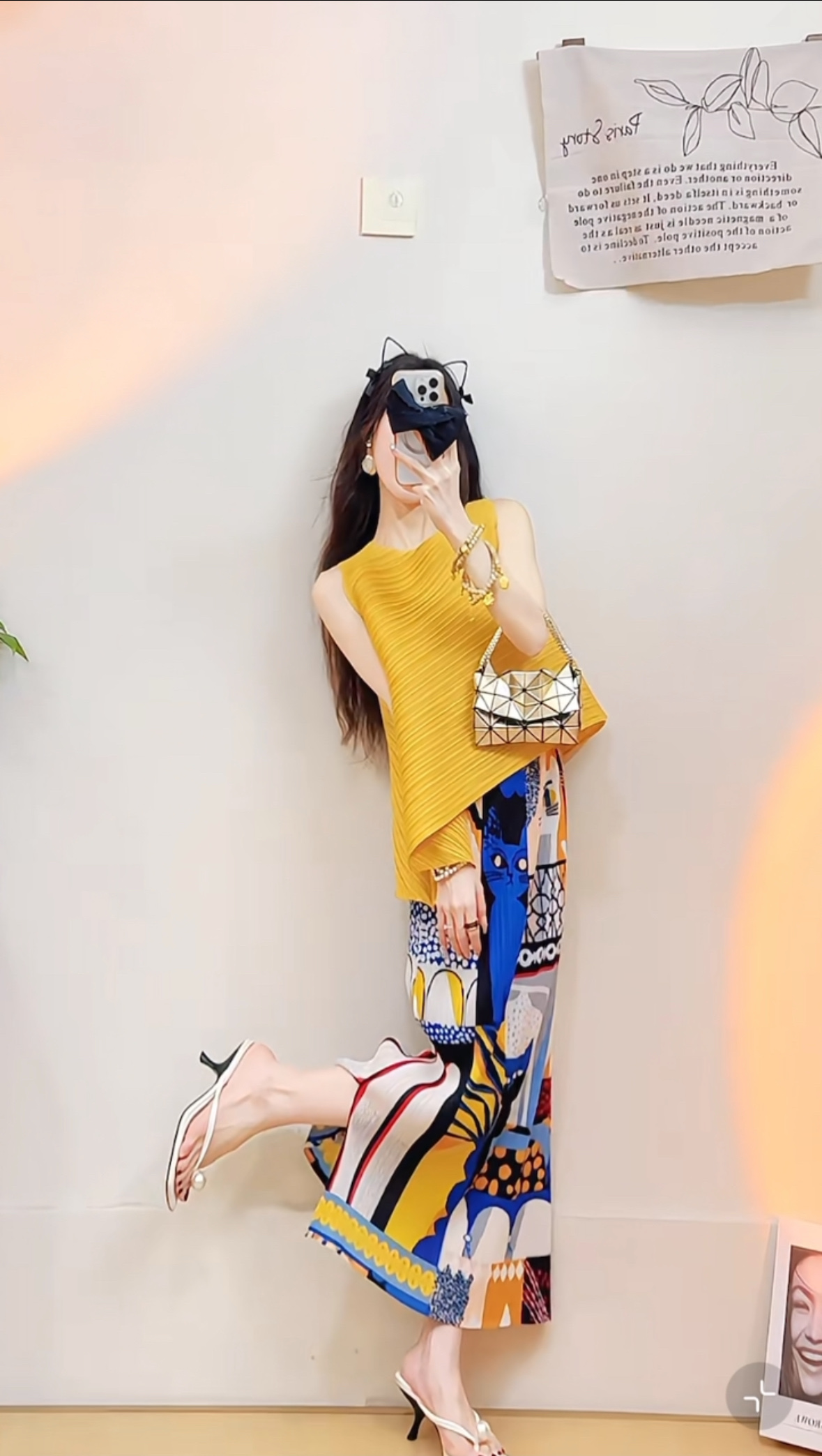 High-End Quality Women’s Outfit with Three Houses for Life: New Cat Blue Skirt Set - 图片 3