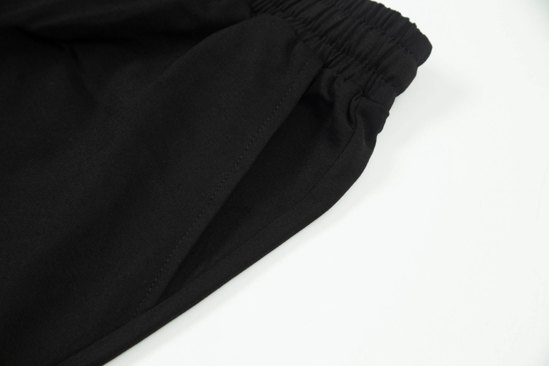 Fendi Weave Letter Embroidery Cow Belly Fabric Shorts, Cozy and Leisurely, White-Black, M-4XL. - 图片 3