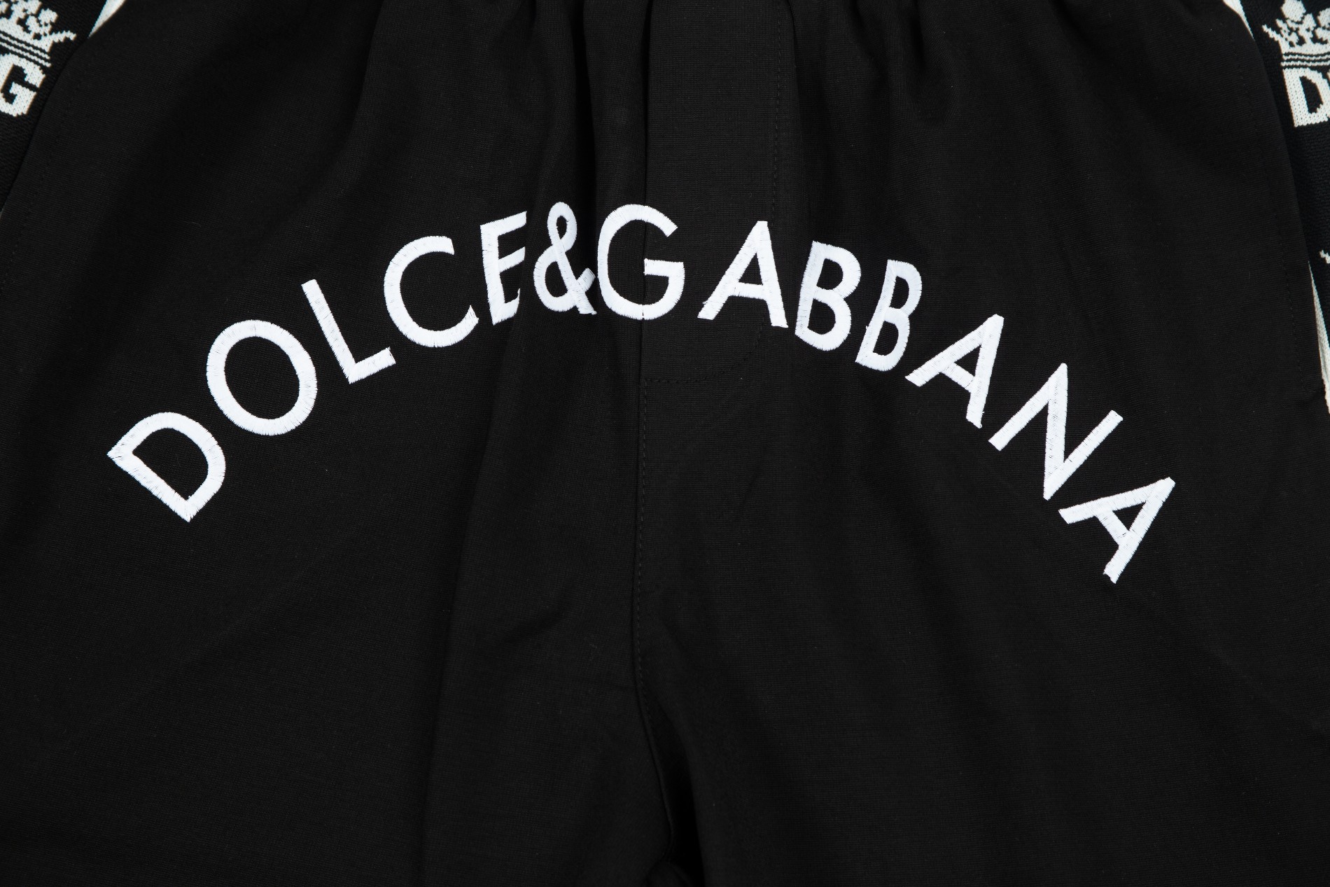 XGS 24SS DG Fabric Letters Embroidered Logo Shorts in Black-White, Sizes M-4XL. - 图片 6