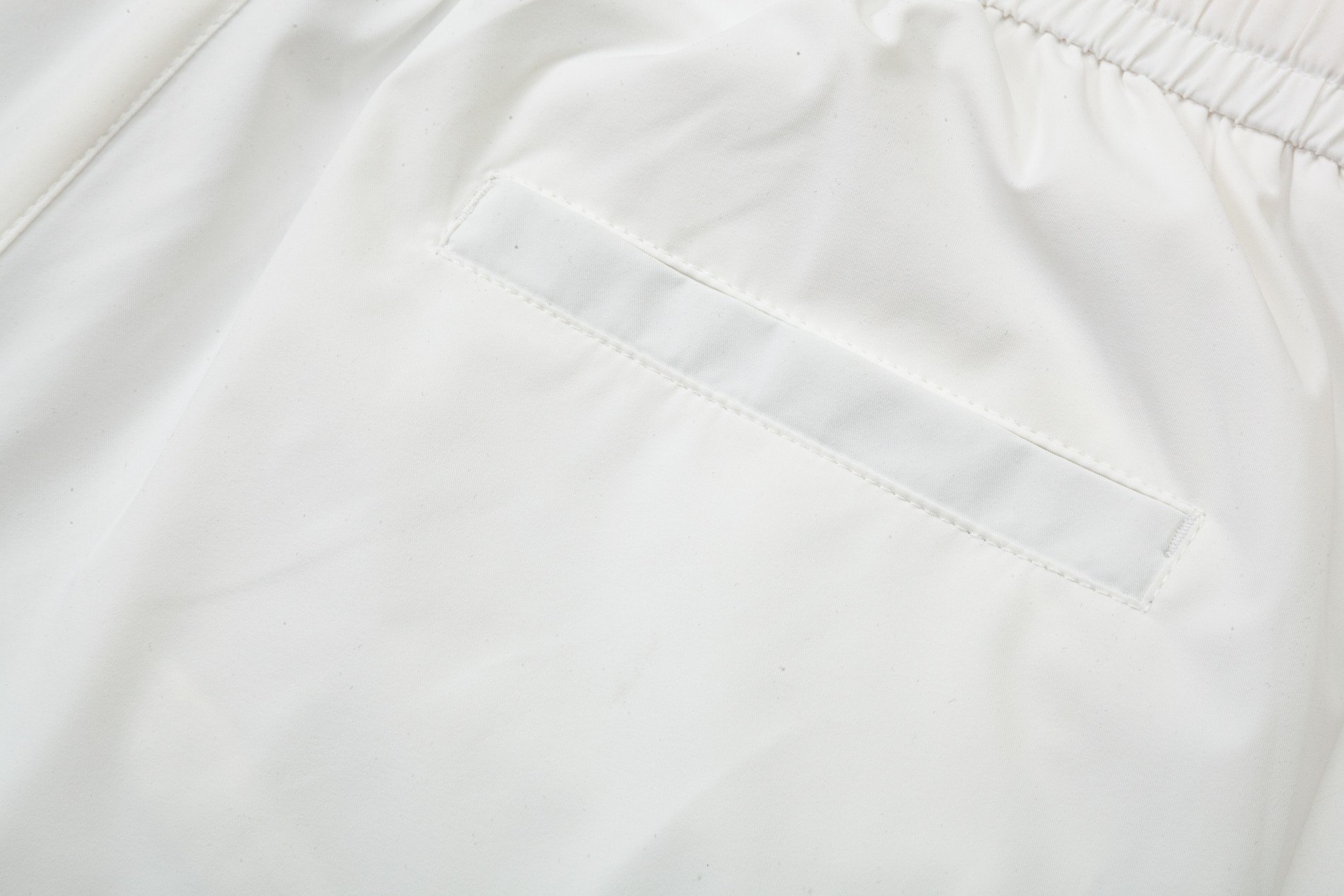 2024 New Summer Fashion Beach Shorts: CJCR Hardware in Black and White, M14XL. - 图片 4