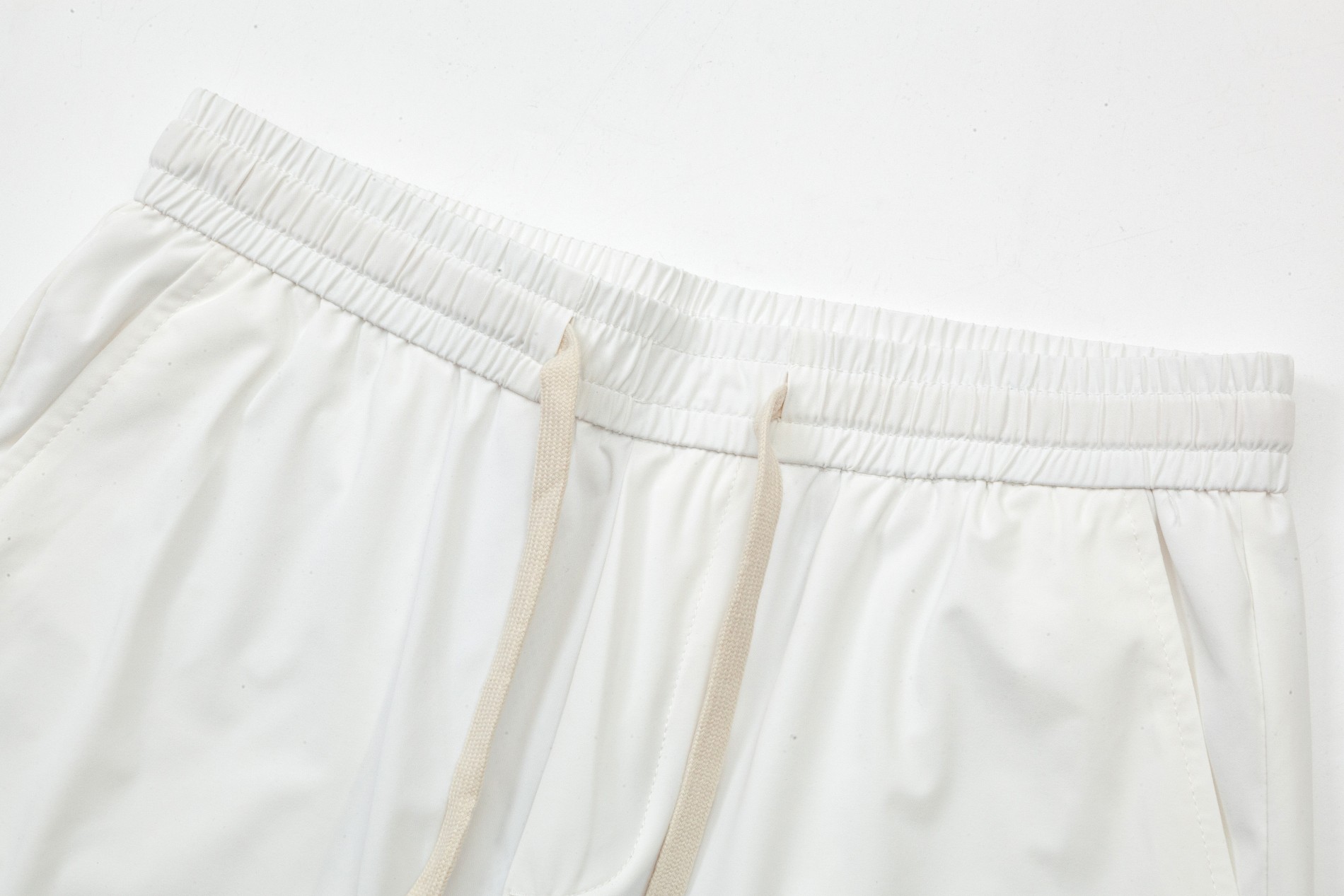 2024 New Summer Fashion Beach Shorts: CJCR Hardware in Black and White, M14XL. - 图片 9