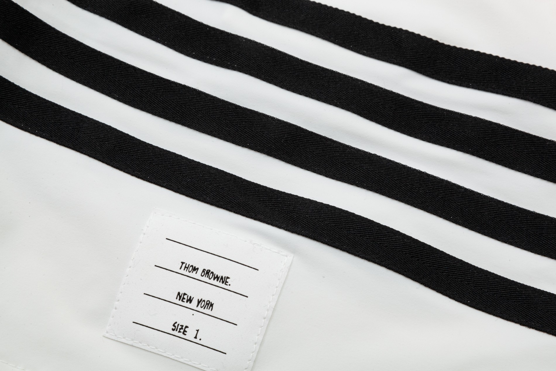 2024 New Summer Fashion Beach Shorts: CJCR Hardware in Black and White, M14XL. - 图片 8