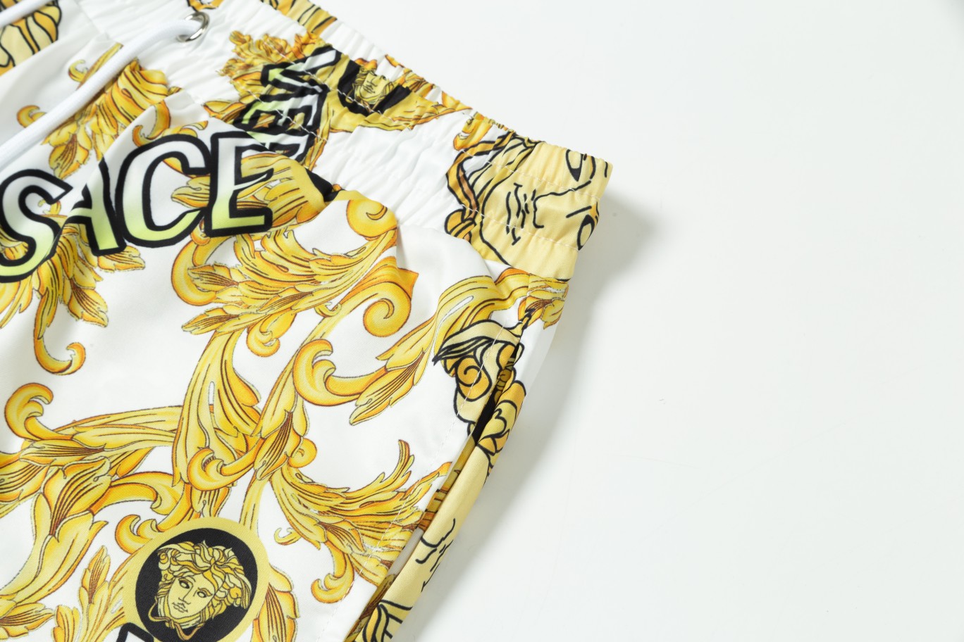 Versace 2024: High-Order Original Hardware Beach Shorts with Dry Fabric. - 图片 3