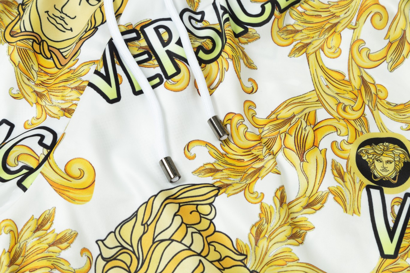 Versace 2024: High-Order Original Hardware Beach Shorts with Dry Fabric. - 图片 7