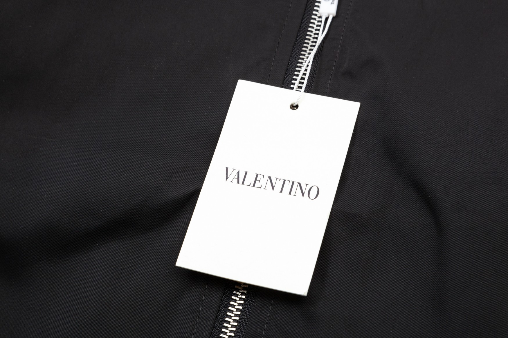 Valentino VALENTINO 2024 Hat Windproof Jacket with Custom Hardware Logo and Five Gold Zippers - 图片 5