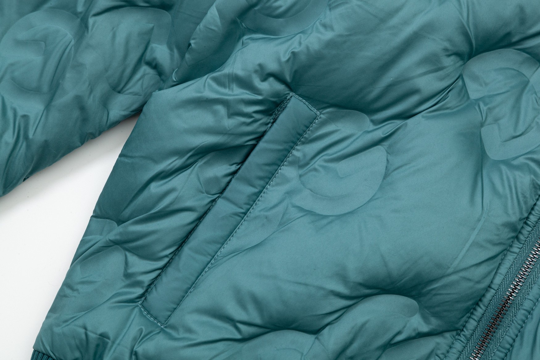 2024 D&G Hat: Feather-Free, 3G Flowers, All-Import Hardware, High Quality, 90-Flush - 图片 5