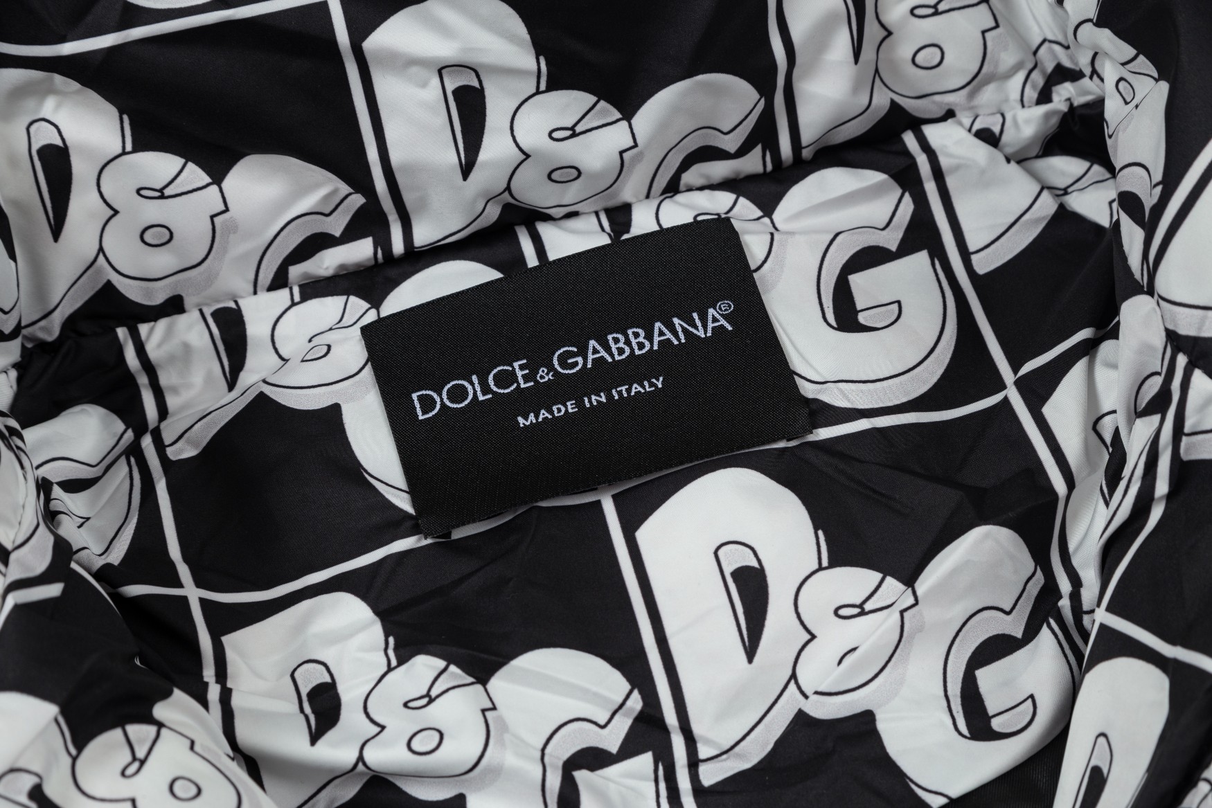 “DOLCE & GABBANA Autumn 2024 Hat: Classic Logo, Customized Fittings, Multiple Sizes and Colors” - 图片 4
