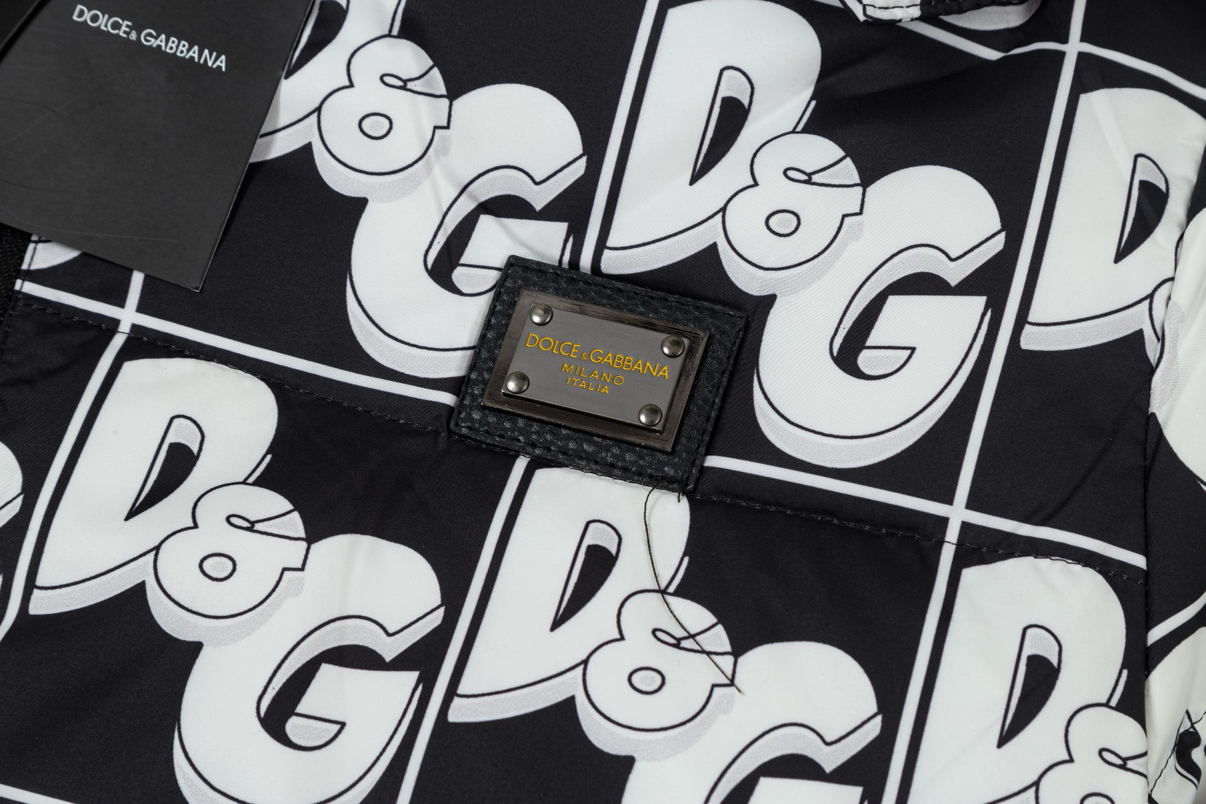 “DOLCE & GABBANA Autumn 2024 Hat: Classic Logo, Customized Fittings, Multiple Sizes and Colors” - 图片 6