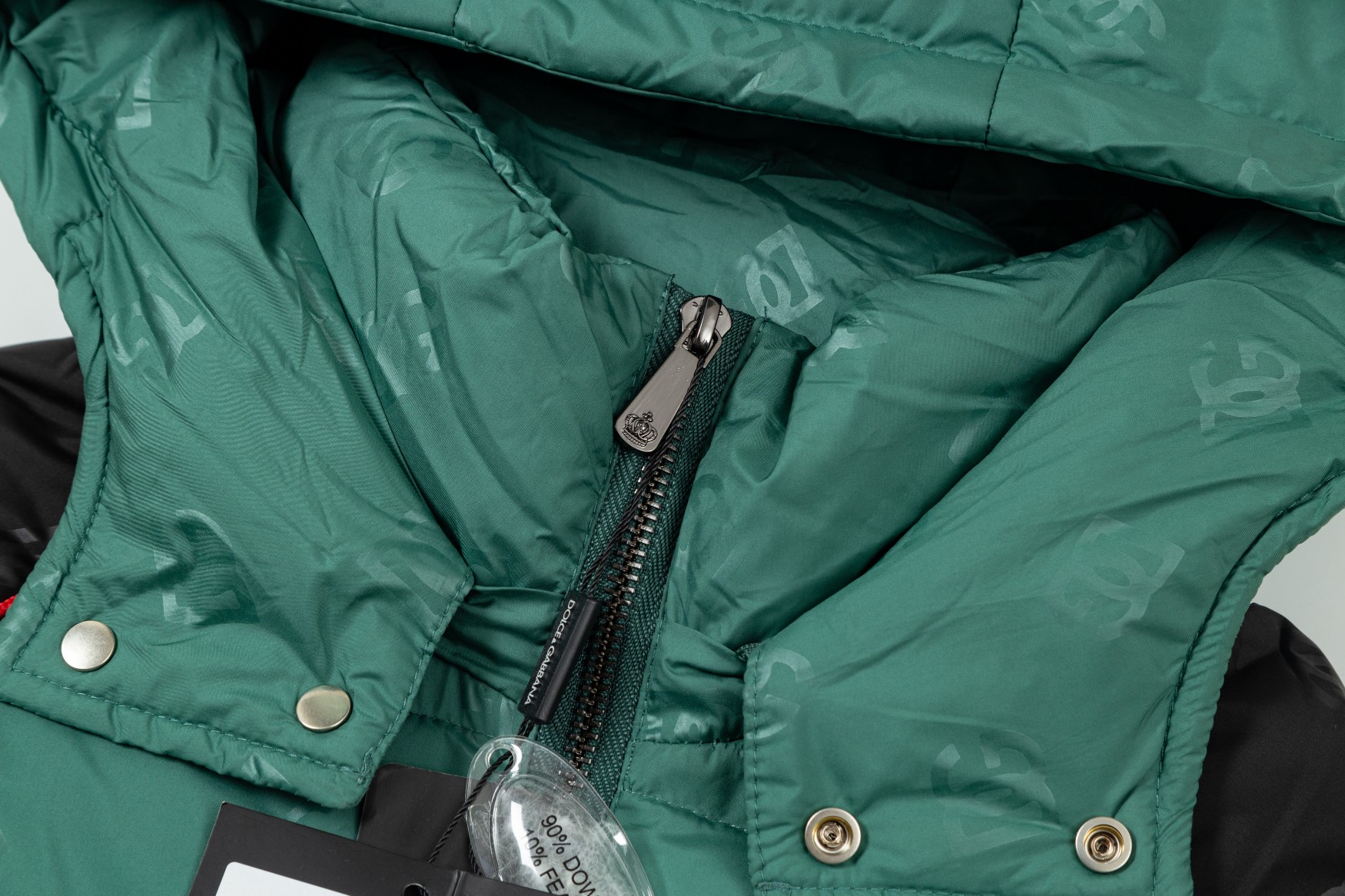 “Dolce & Gabbana 2024 Hat: Featherless, Classic Dark Flowers, High Quality, Green” - 图片 3