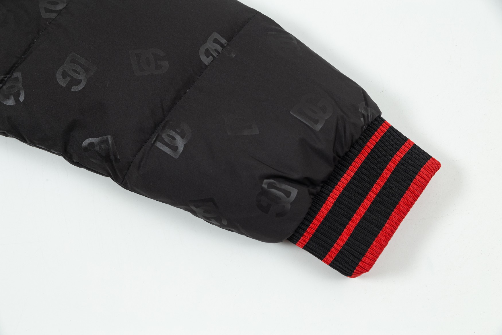 “Dolce & Gabbana 2024 Hat: Featherless, Classic Dark Flowers, High Quality, Green” - 图片 9