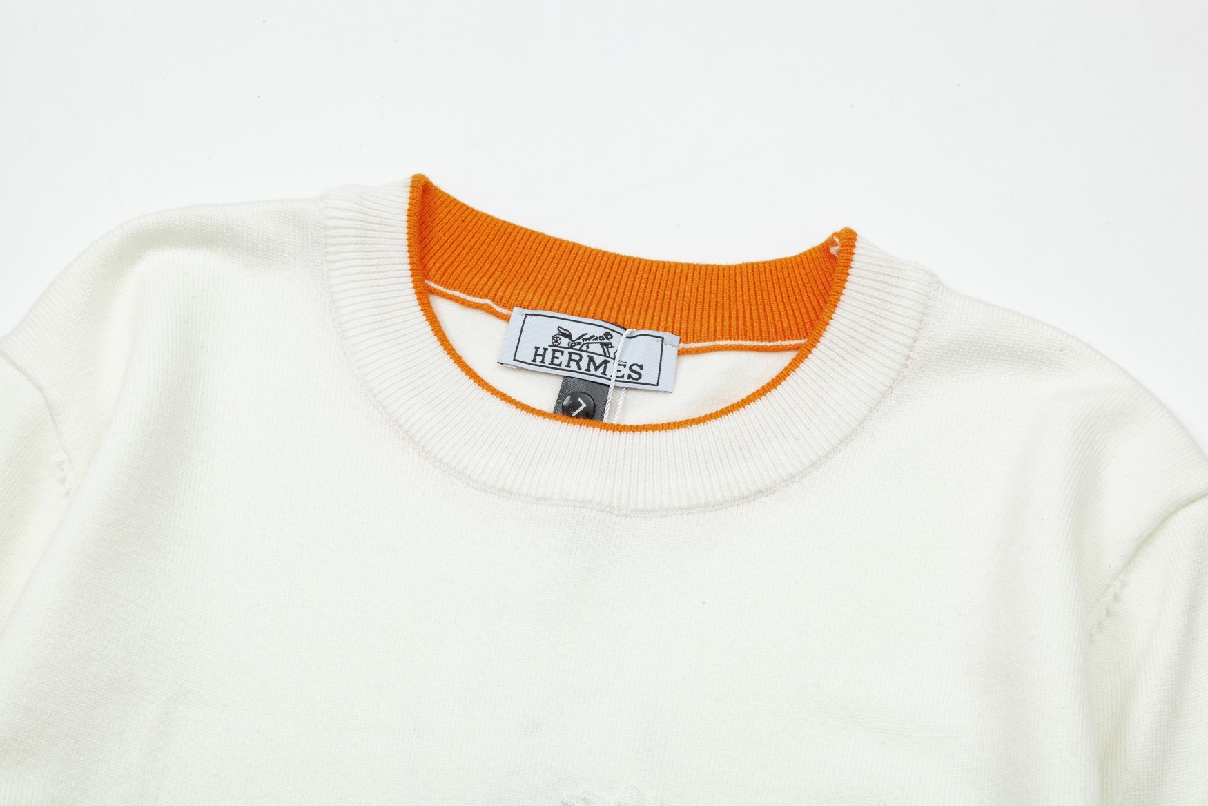 “Emass Hermes Poncho Sweater: Luxury Wool Blend for Daily Commuting” - 图片 3