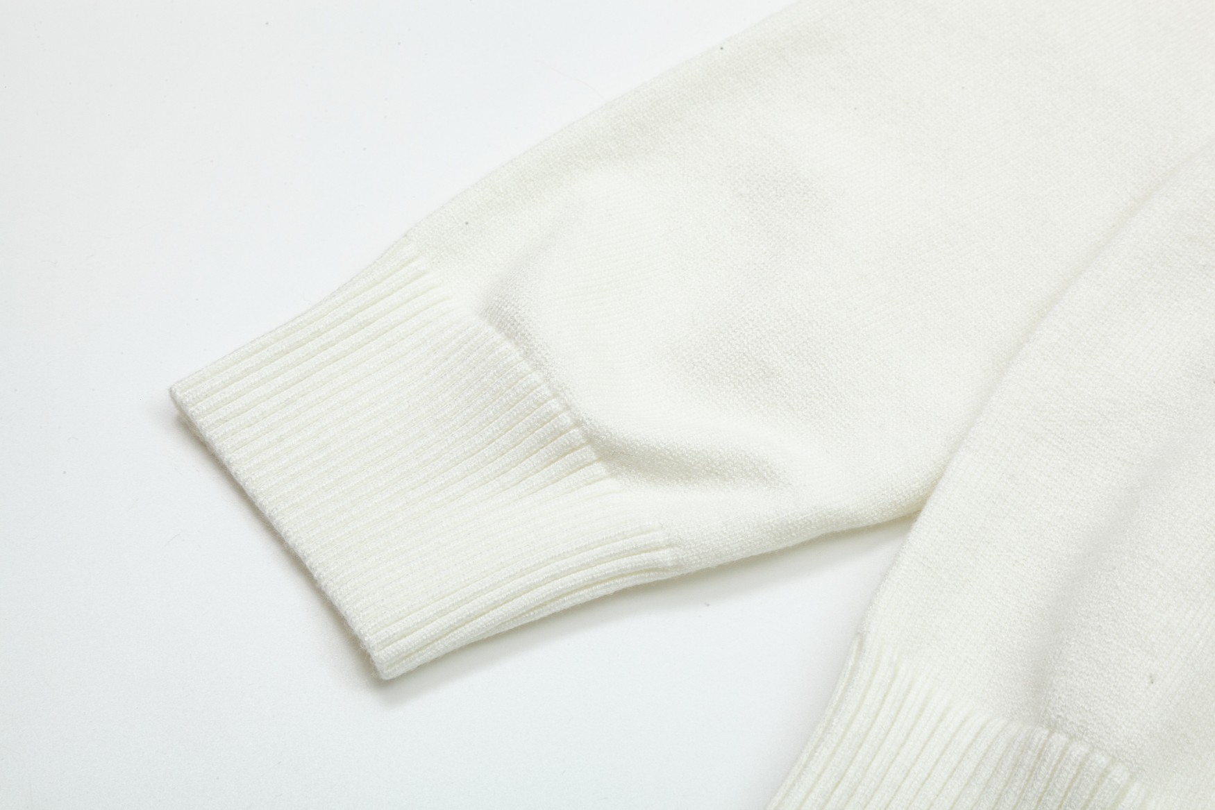 “Emass Hermes Poncho Sweater: Luxury Wool Blend for Daily Commuting” - 图片 7