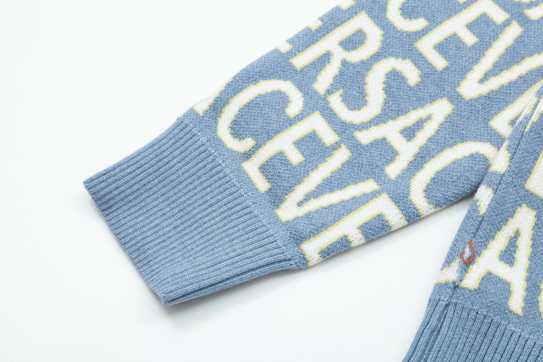 “DW. Luxury Knit Sweaters: German Machine, Wool Blend, Windproof Design” - 图片 6