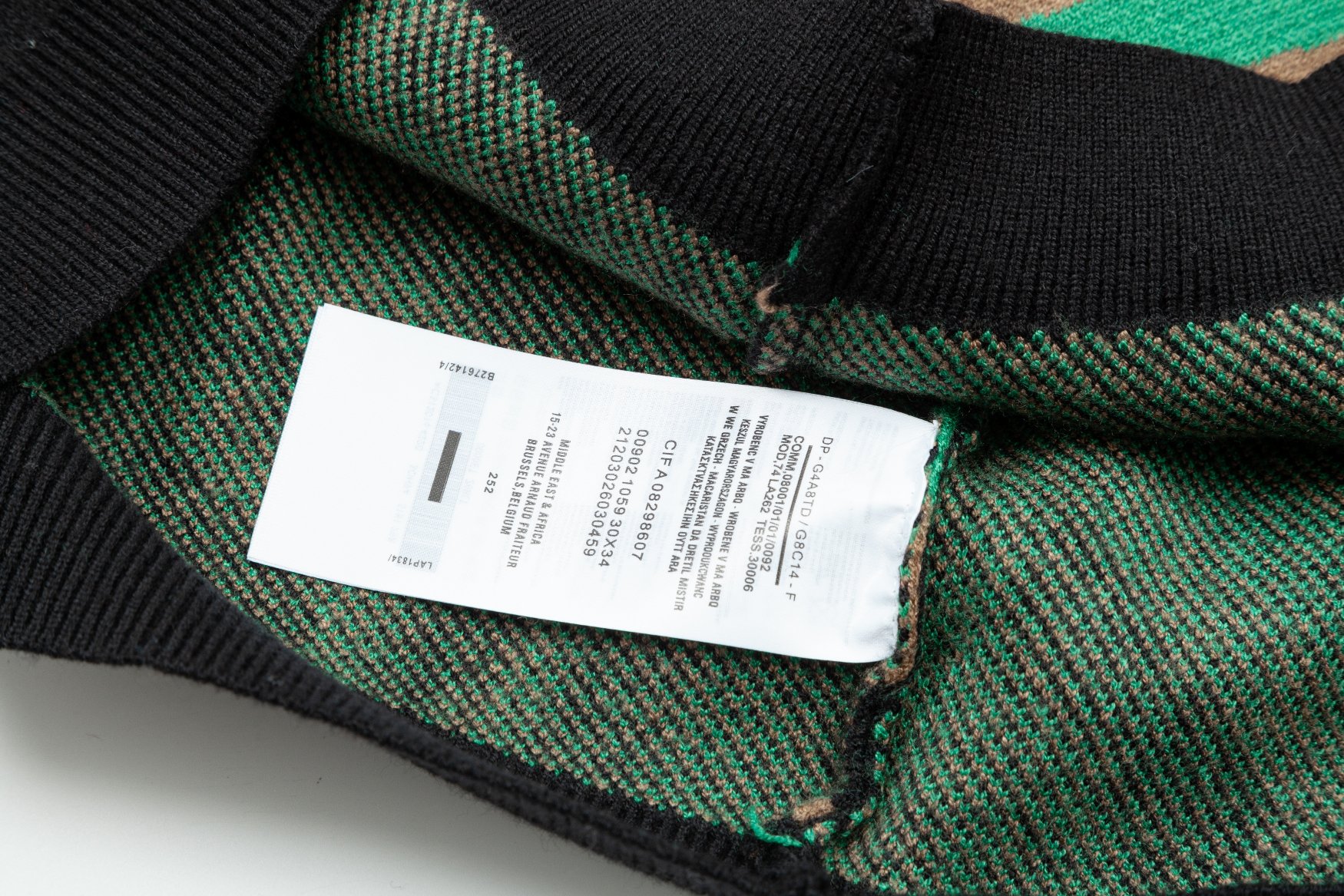 “Autumn Bouquet Crocheted Sweater for Luxury Daily Commuting” - 图片 9