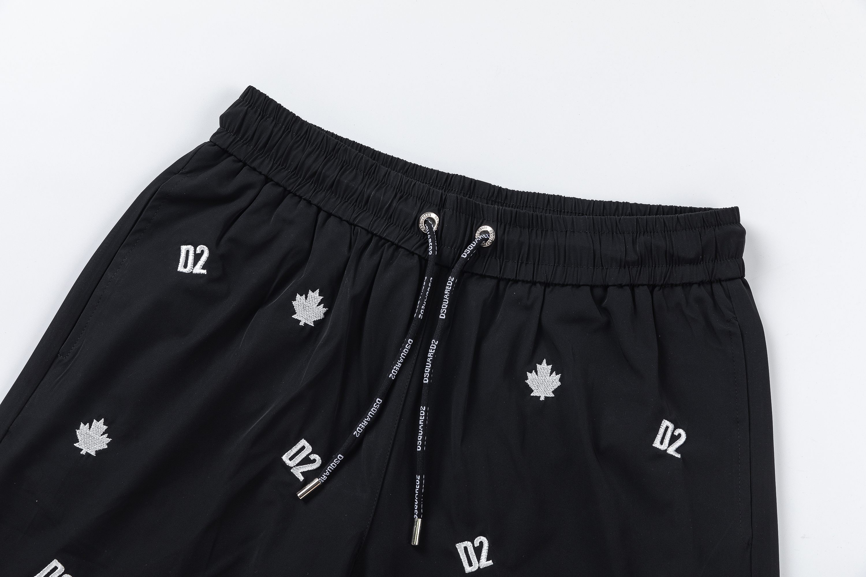 DSQUARED2 2025 Logo Embroidered Beach Shorts in Black, High-Quality Polyester, Various Sizes - 图片 3
