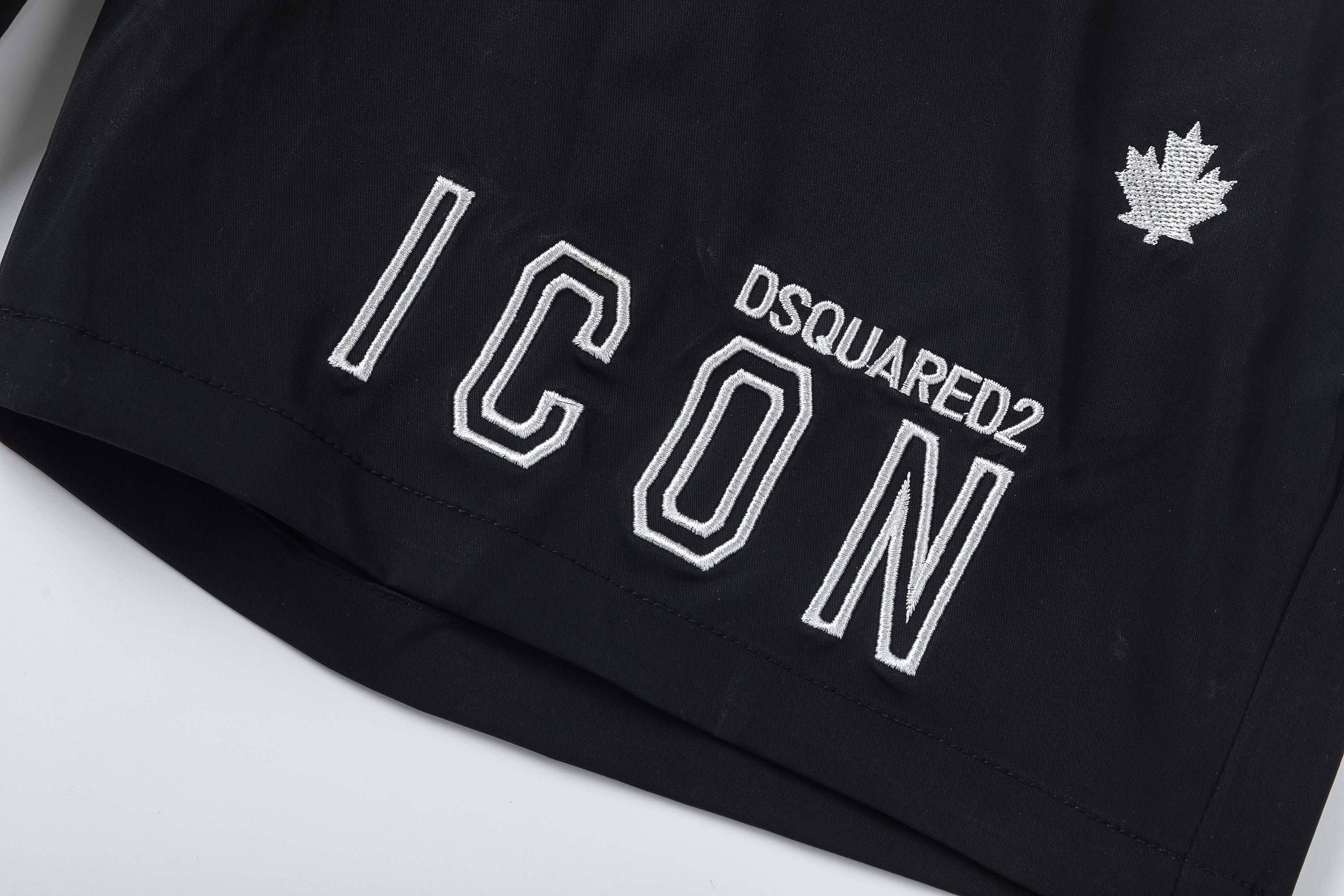 DSQUARED2 2025 Logo Embroidered Beach Shorts in Black, High-Quality Polyester, Various Sizes - 图片 7